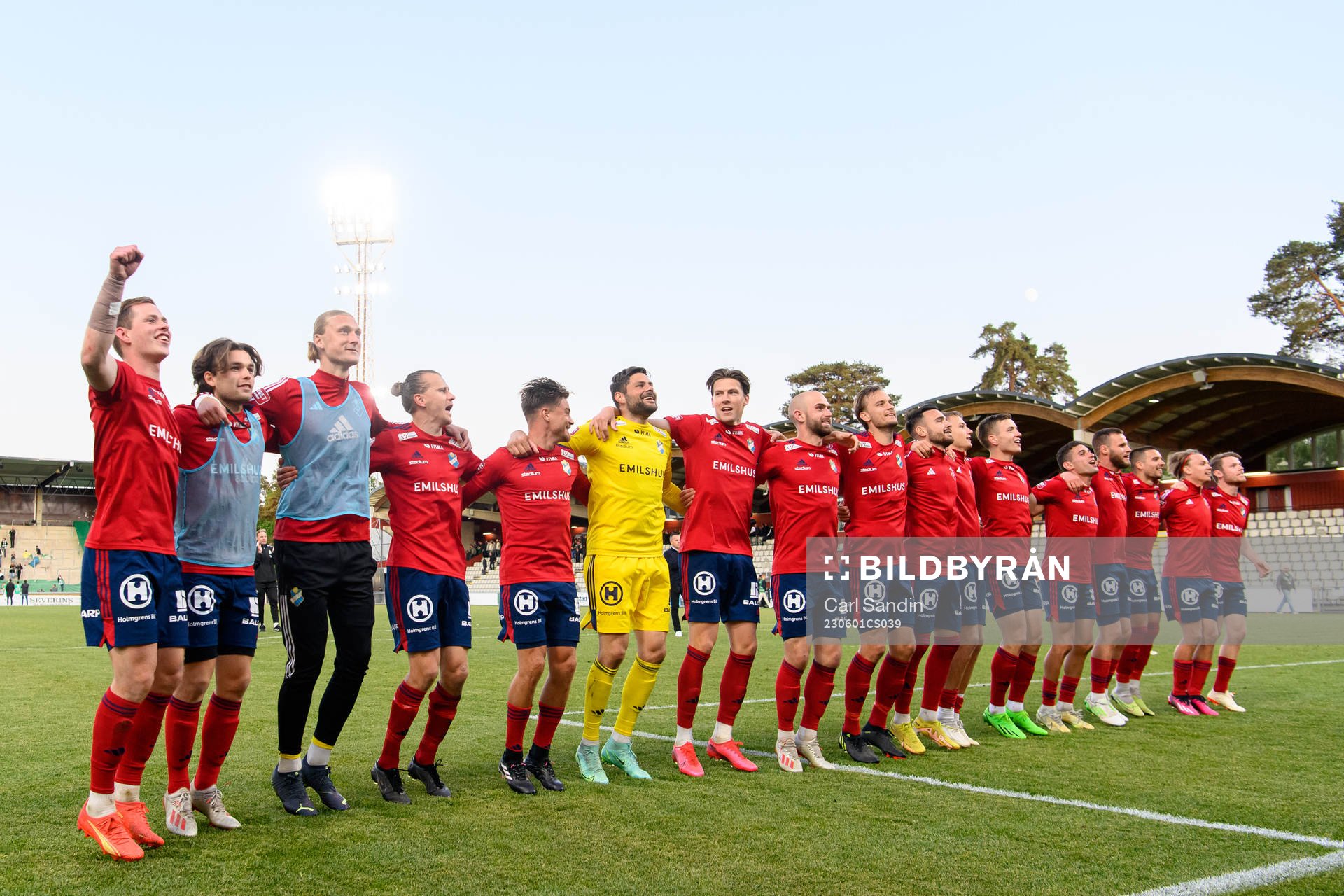 Östers spelare jublar