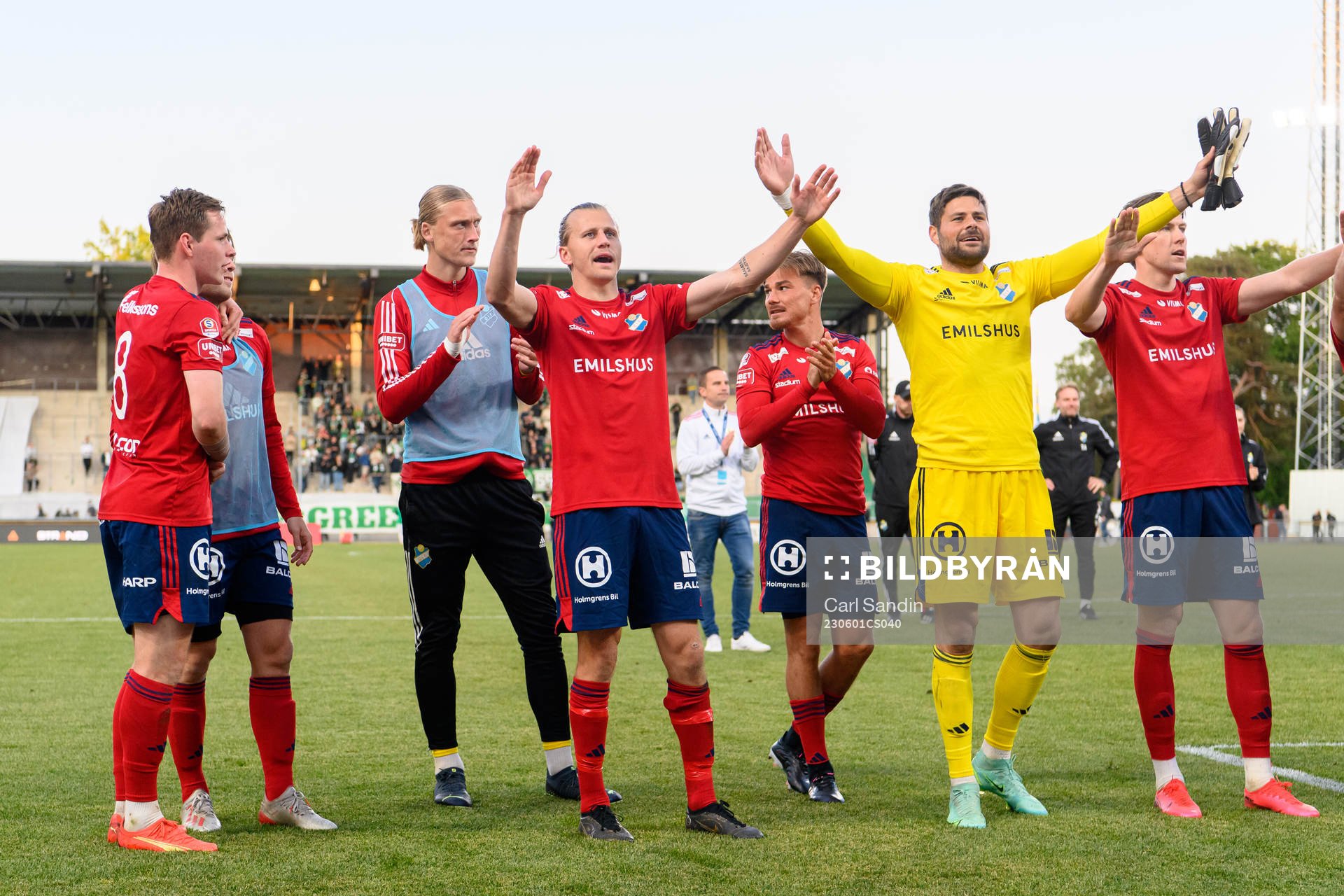 Östers Jesper Jonasson Westermark och målvakt Miloje