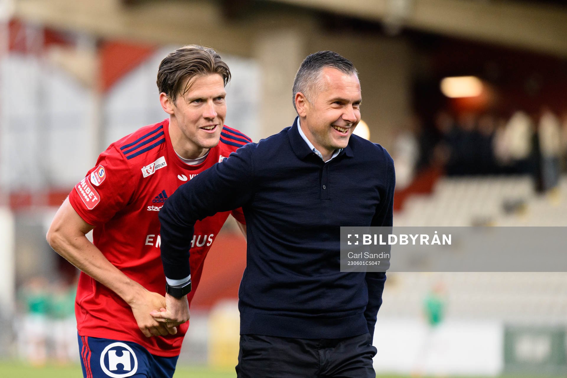 Östers John Stenberg och tränare Srdjan Tufegdzic jublar