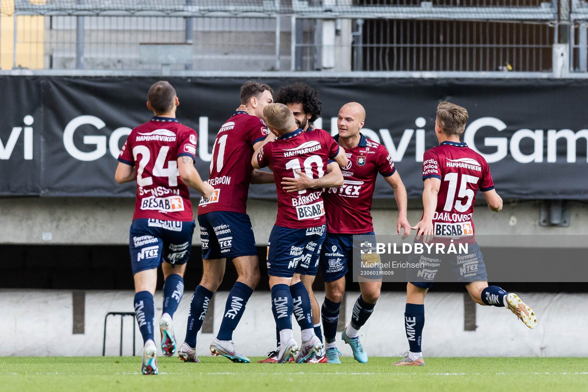 Örgrytes Hady Saleh Karim jublar med lagkamrater