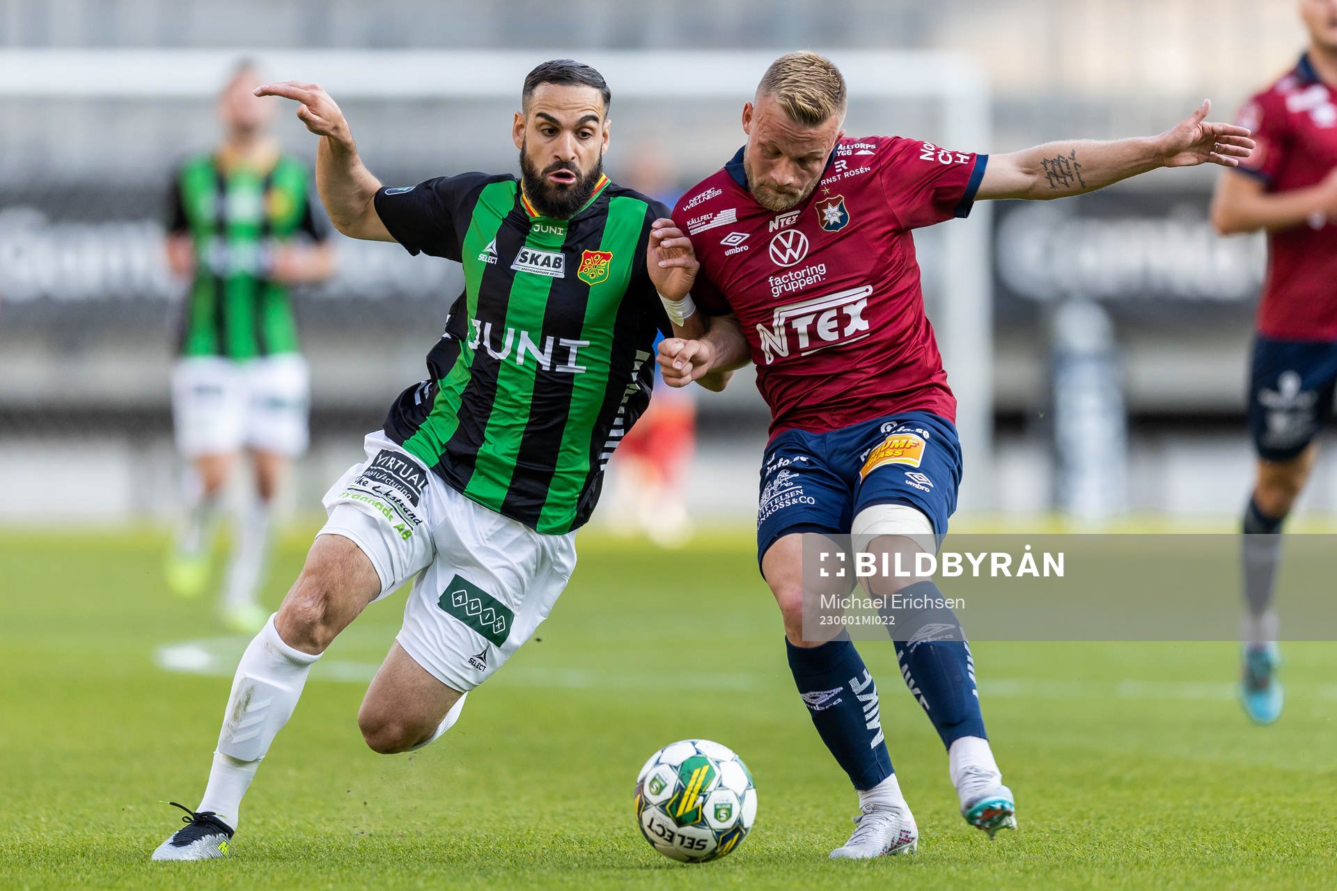 GAISs Mervan Celik och Örgrytes Nicklas Bärkroth
