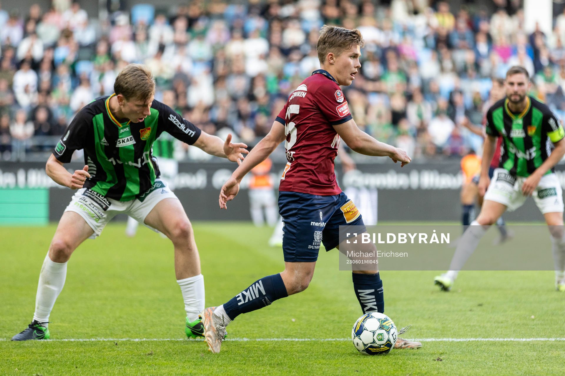 GAIS Filip Beckman och Örgrytes Isak Dahlqvist under fotbollsmatchen i Superettan mellan GAIS och Örgryte den 1 juni 2023 i Göteborg. 