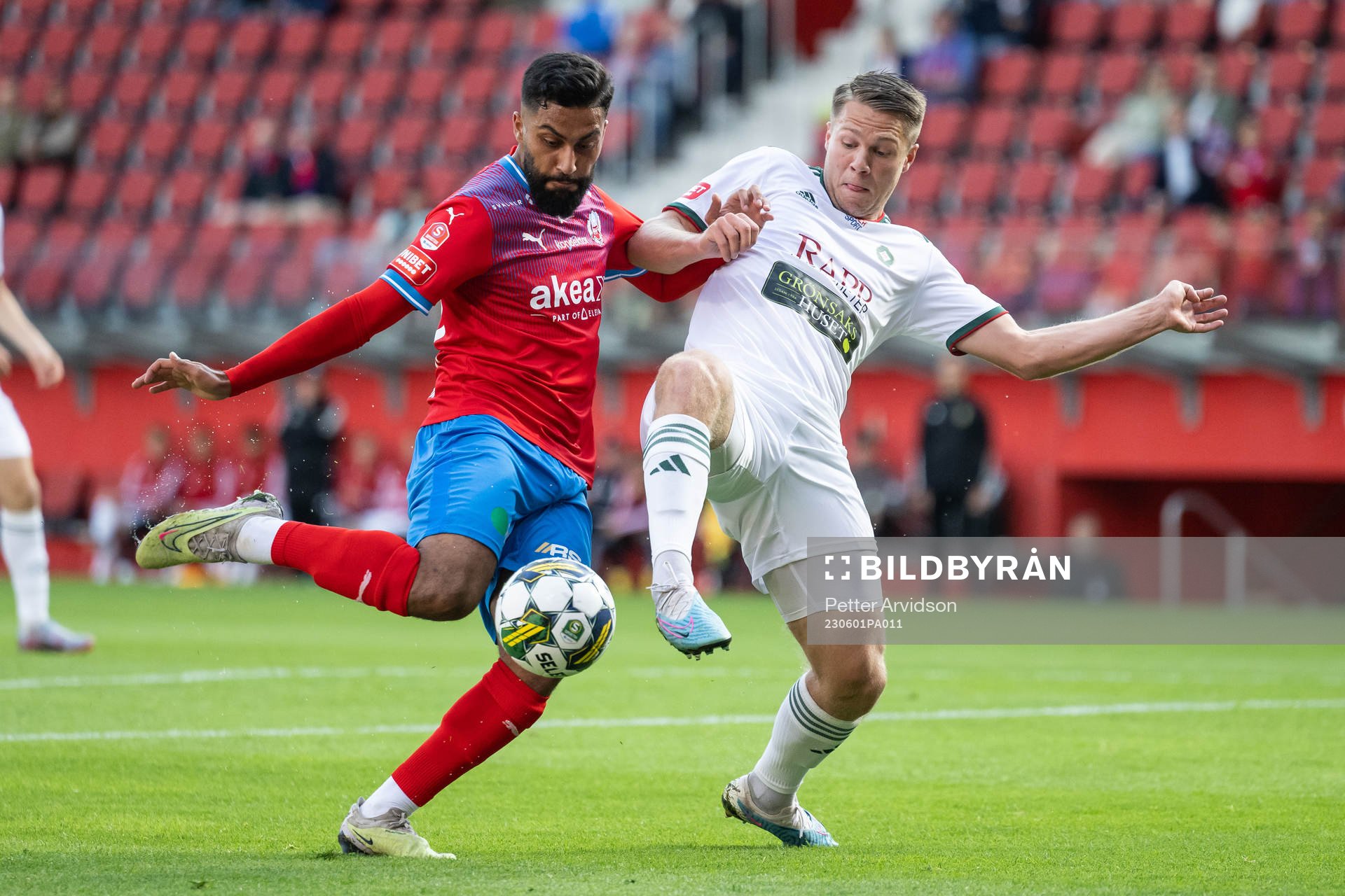 Helsingborgs Amin Al-Hamawi och Skövde AIKs Gustav Broman