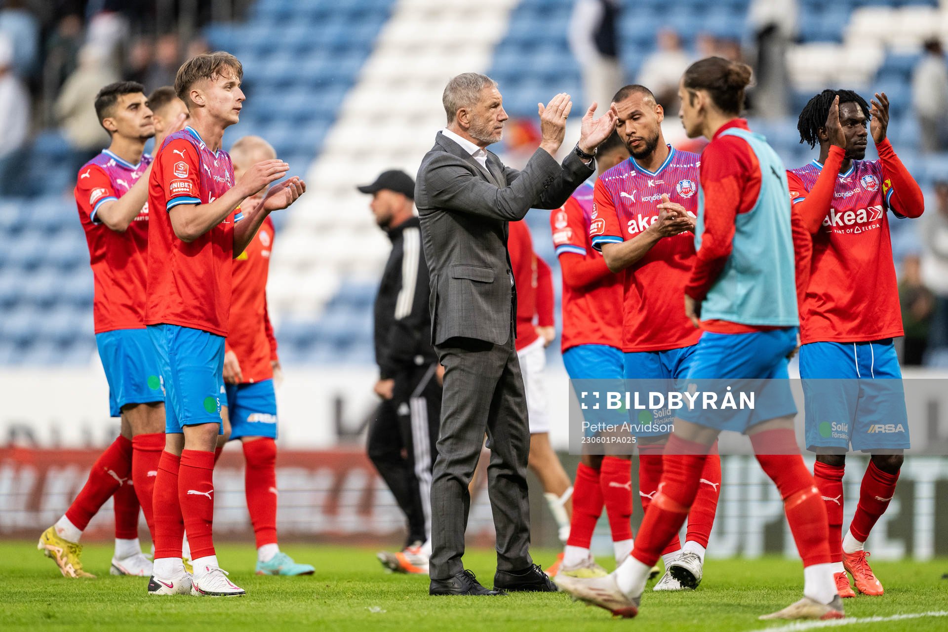 Helsingborgs Lukas Kjellnäs, tränare Stuart Baxter och