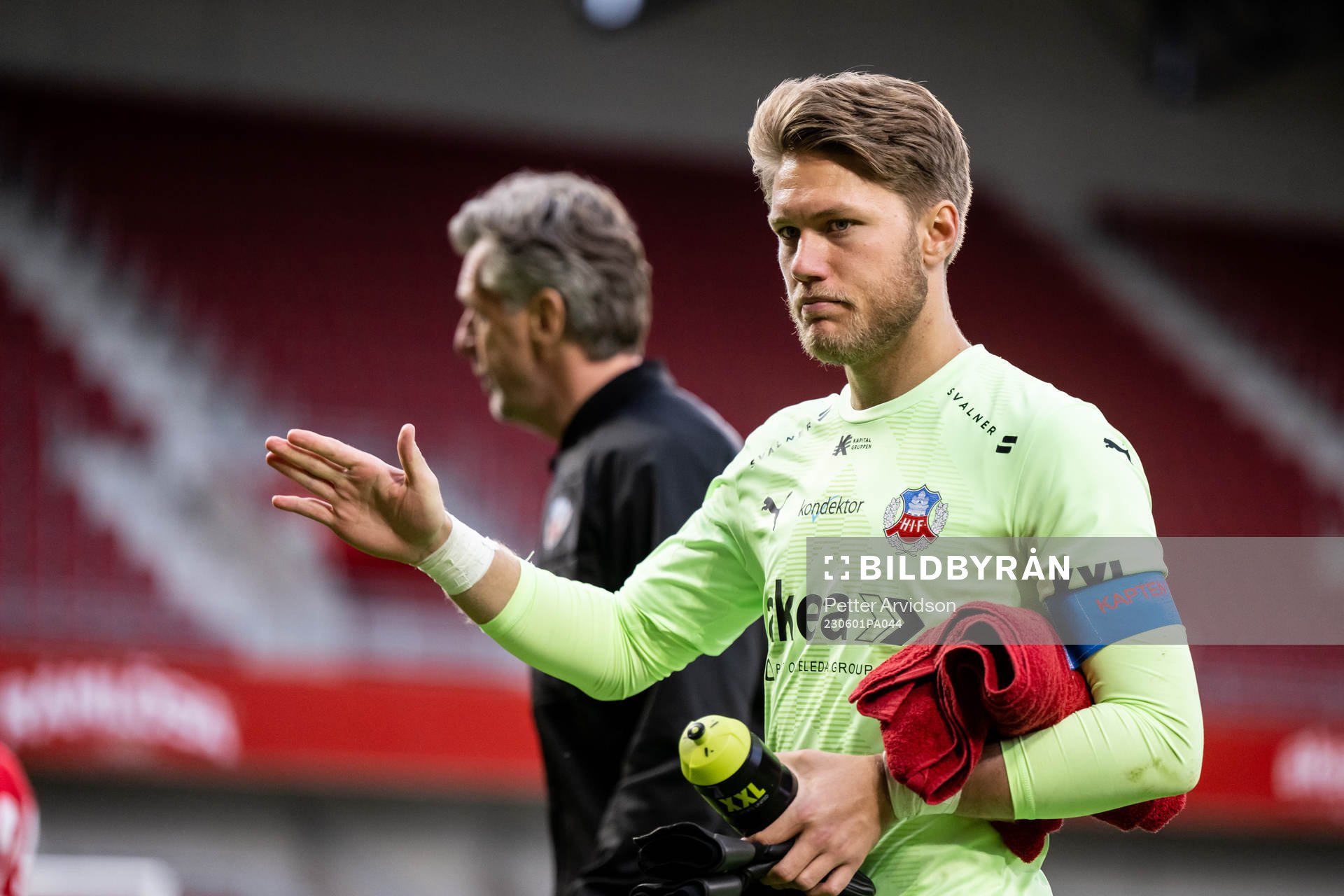 Helsingborgs målvakt Kalle Joelsson deppar
