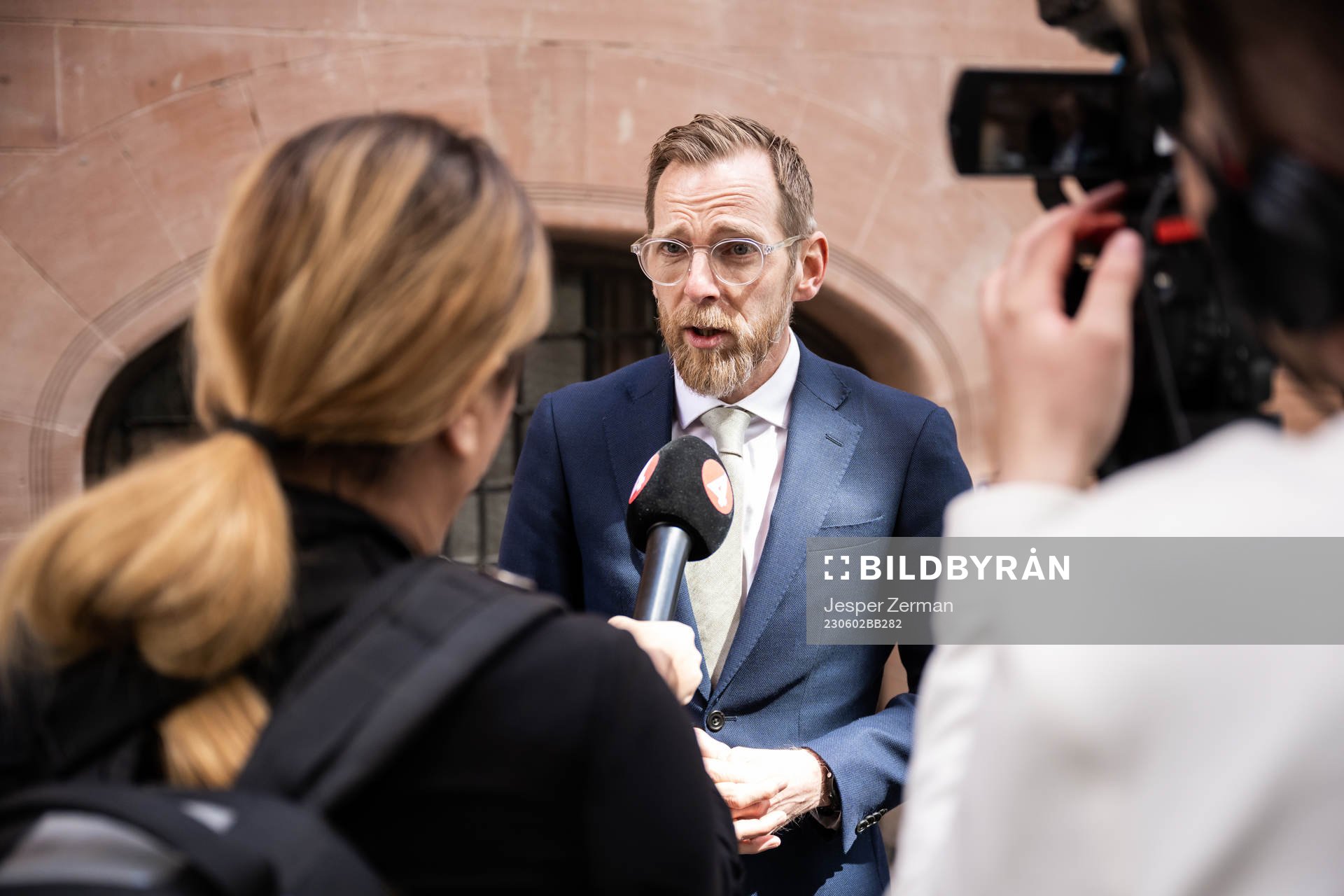 Idrottsminister Jakob Forssmed (KD) under en pressträff efter ett möte mellan representater från regeringen, Svenska fotbollsförbundet, Riksidrottsförbundet och Föreningen Svensk Elitfotboll den 2 juni 2023 i Stockholm.
