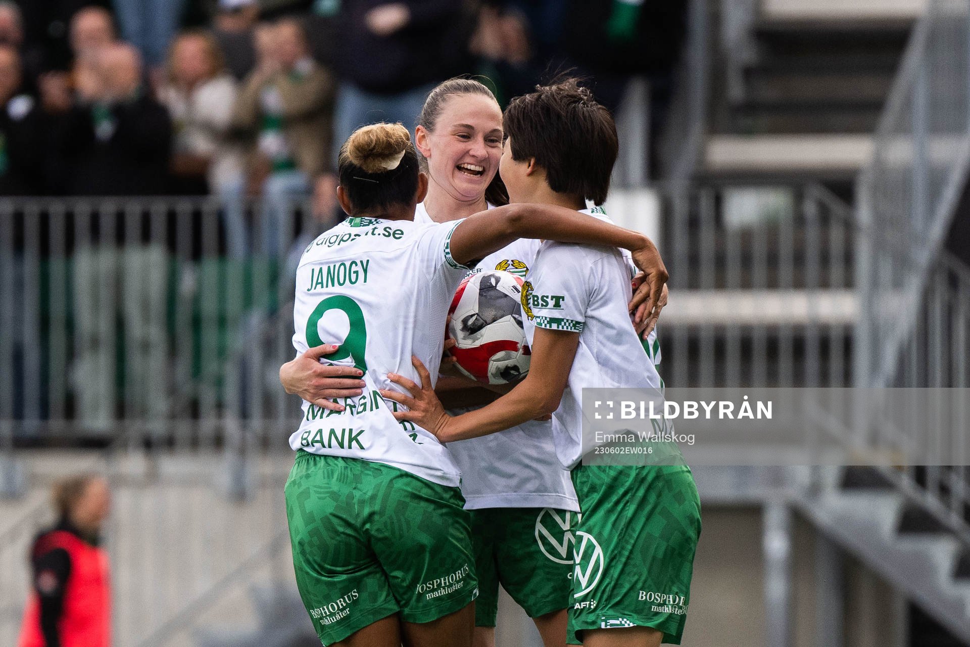 Hammarbys Maika Hamano, Madelen Janogy och Vilde Hasund