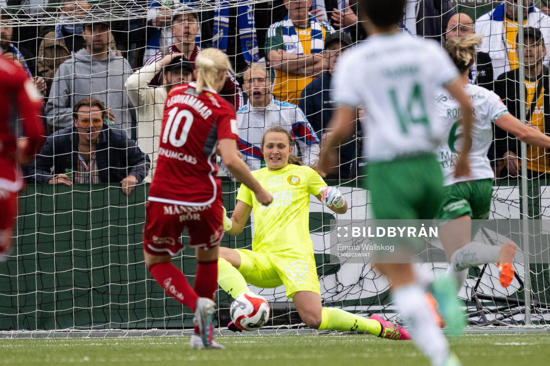Hammarbys målvakt Anna Tamminen och IFK Norrköpings Wilma