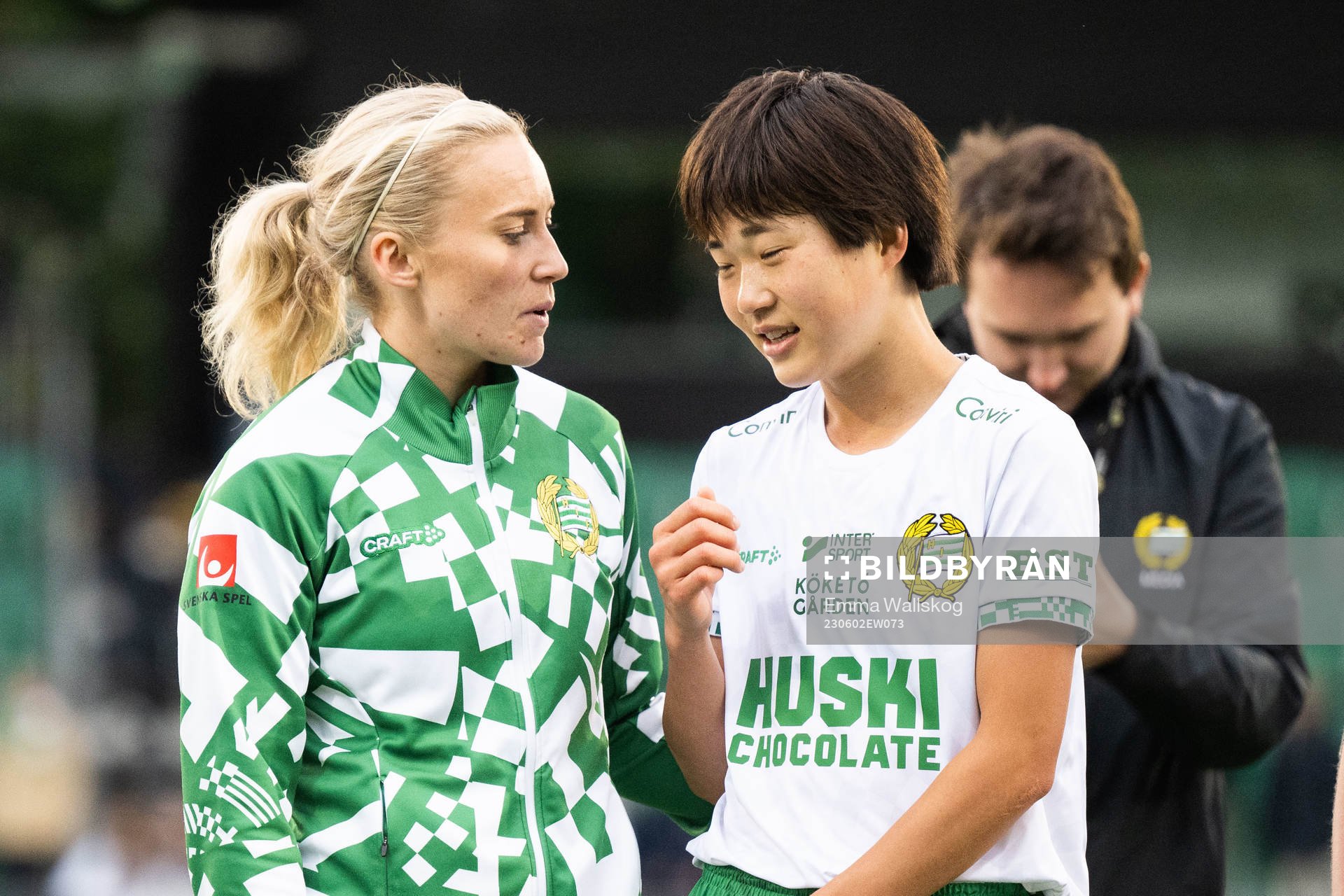 Hammarbys Ellen Gibson och Maika Hamano