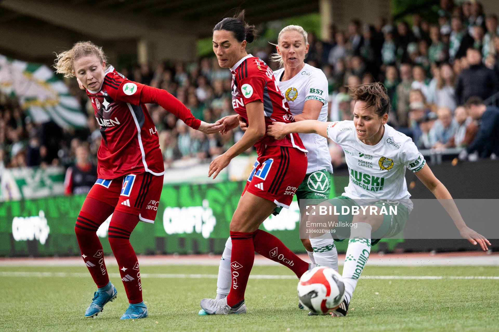 IFK Norrköpings Nicole Robertson och Irma Cajlakovic mot