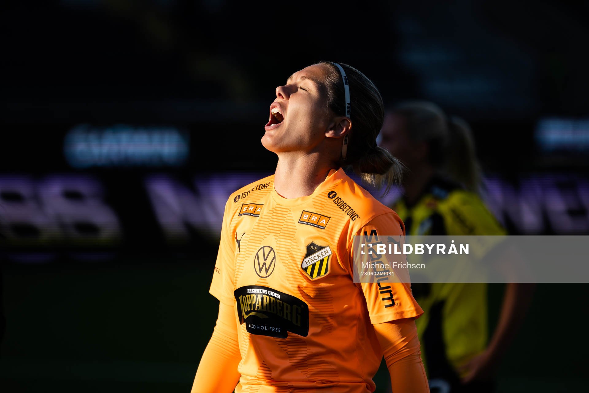 Häckens målvakt Jennifer Falk jublar