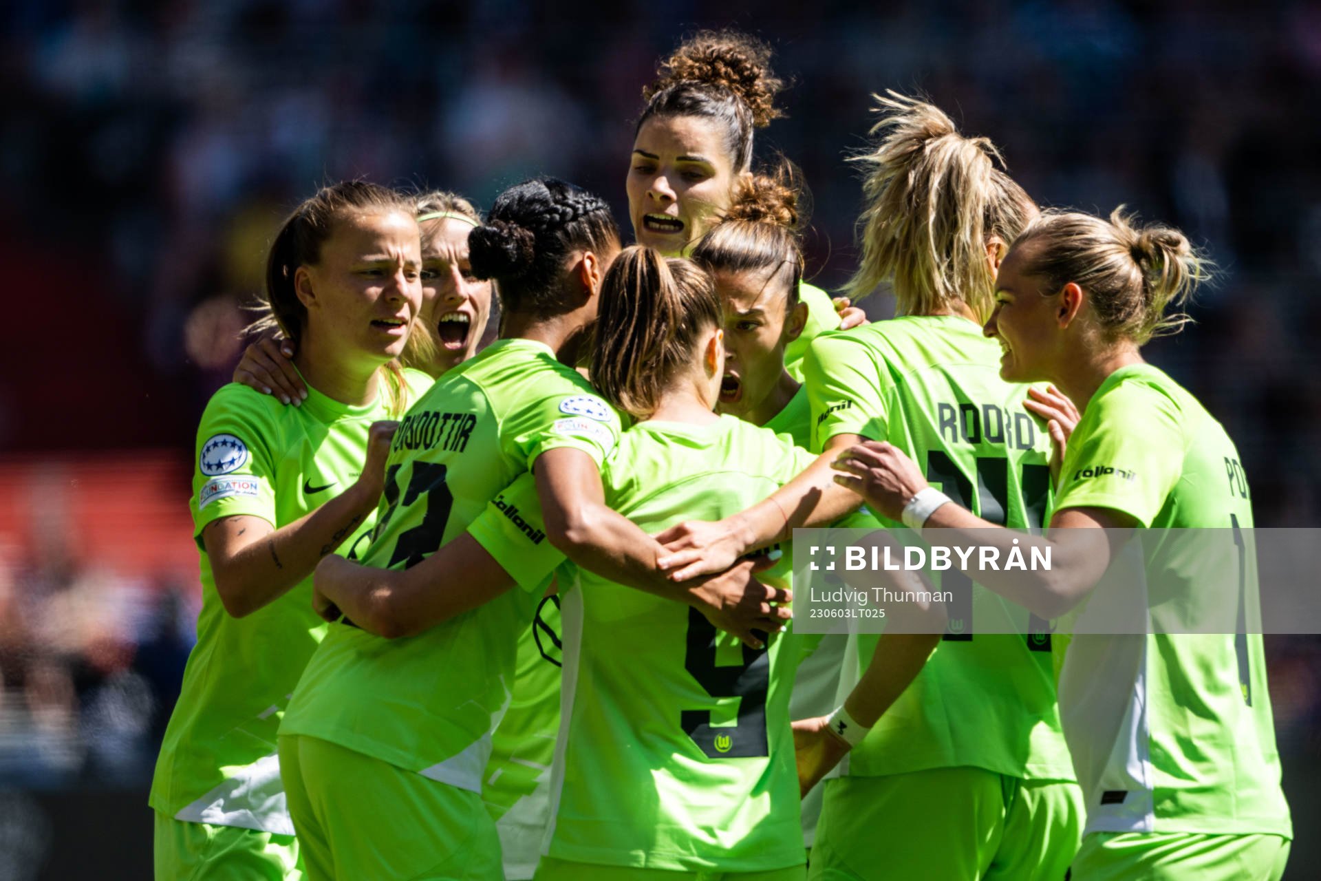 Players of Wolfsburg celebrate 0-1