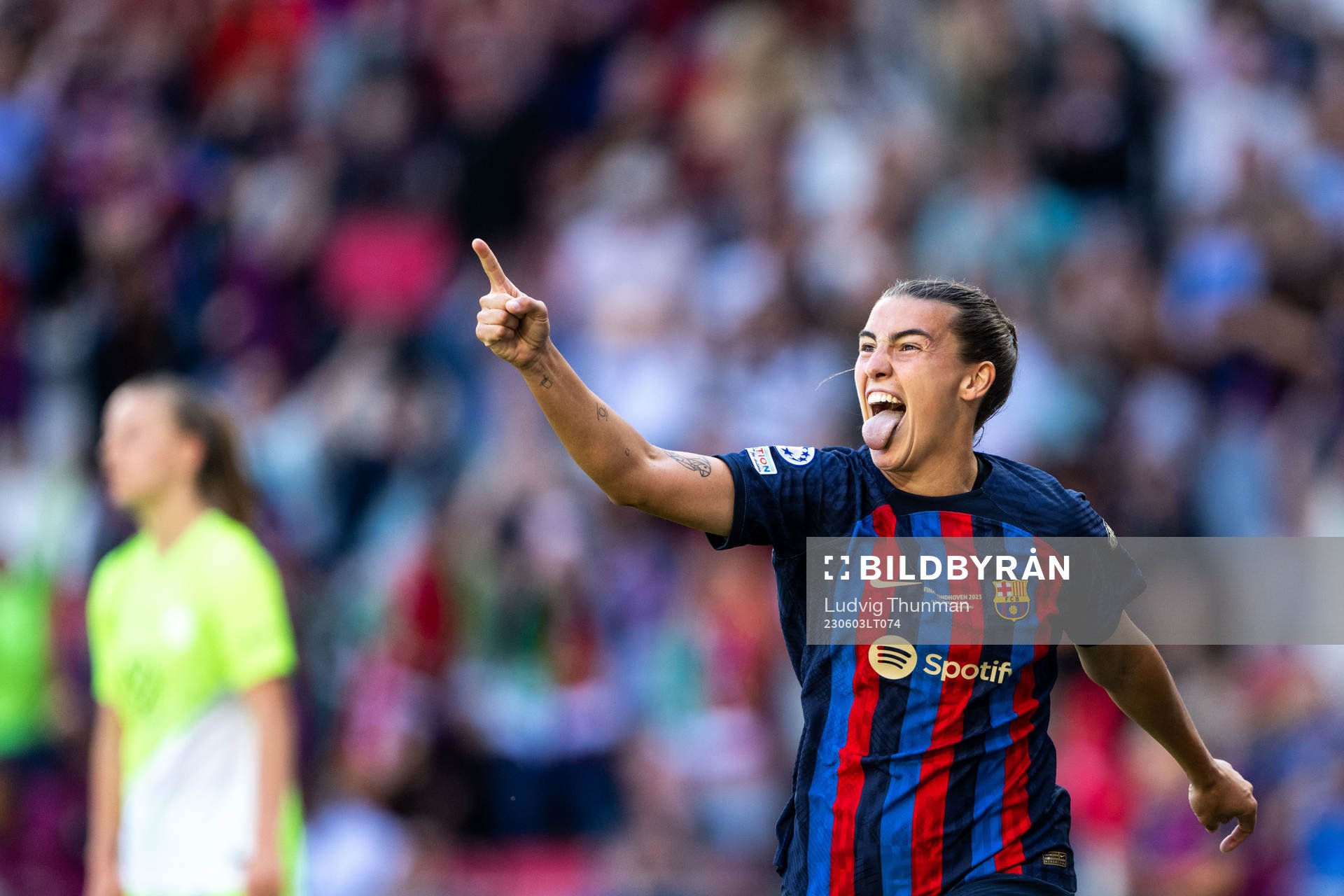 Patri Guijarro of Barcelona celebrates scoring 2-2