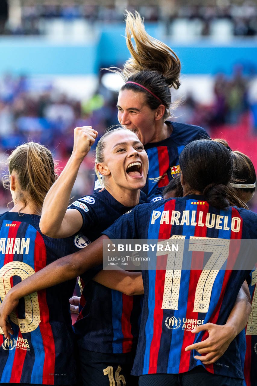 Fridolina Rolfö of Barcelona celebrates 2-2 by Patri