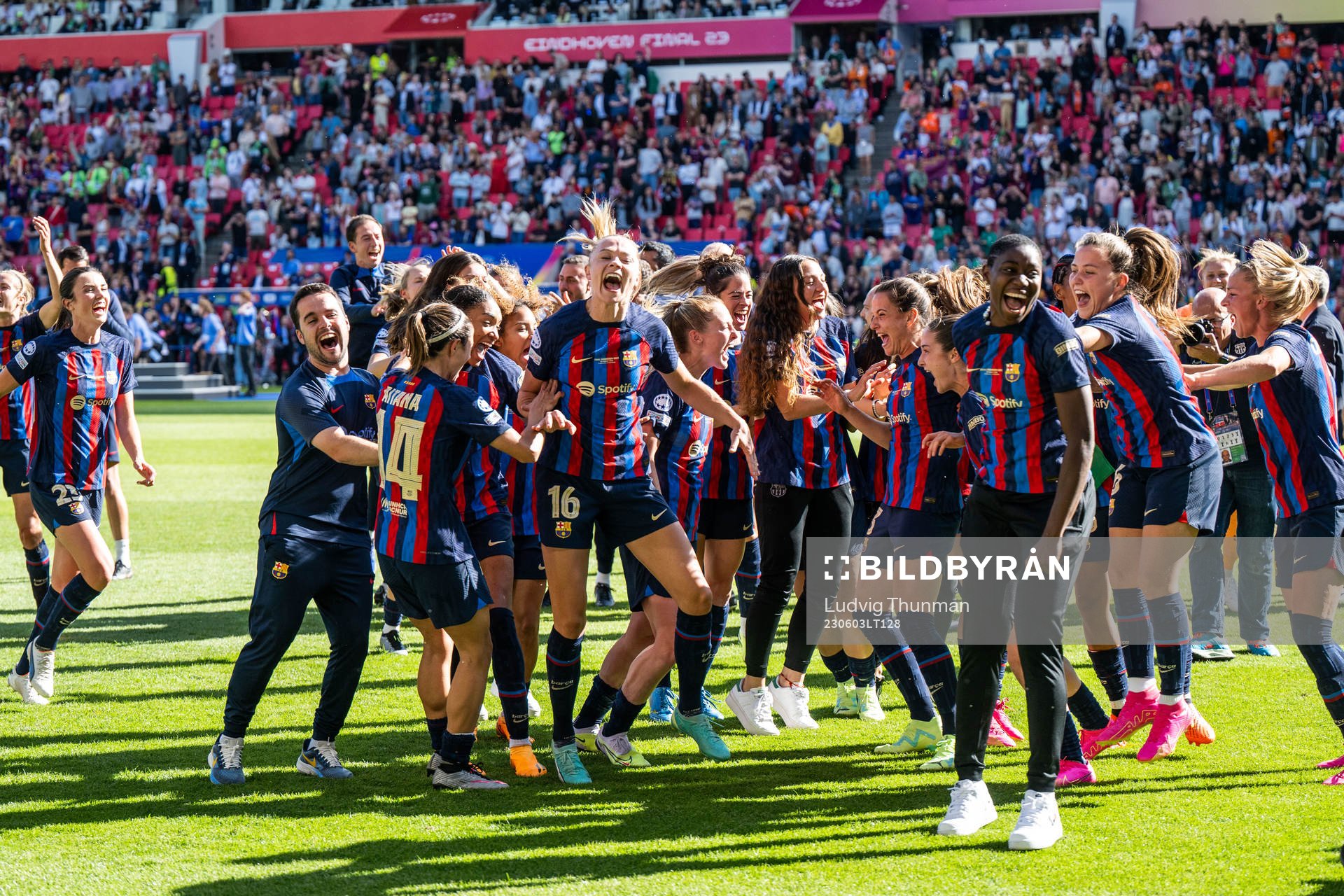 Fridolina Rolfö of Barcelona celebrates