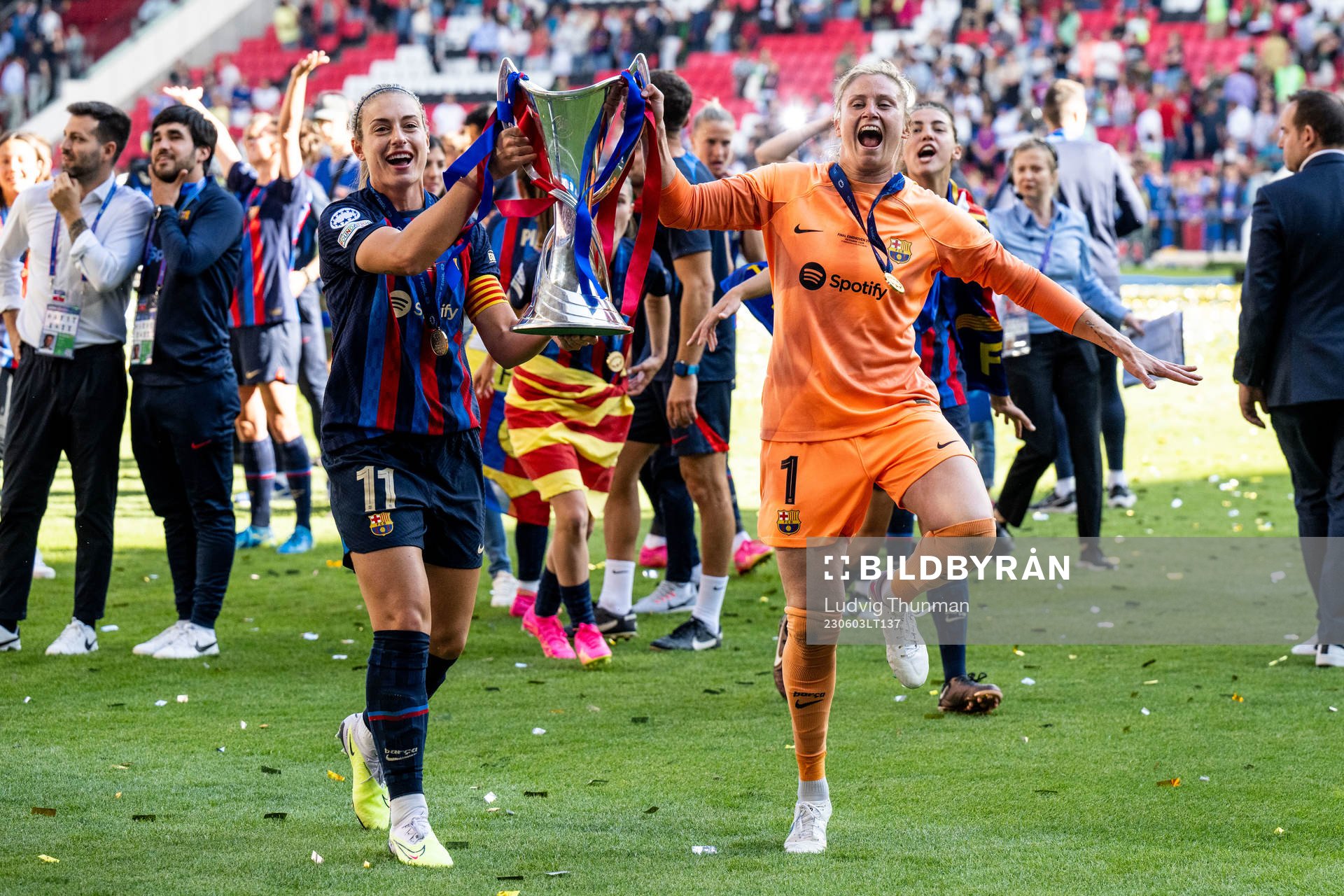 Alexia Putellas and goalkeeper Sandra Panos of Barcelona celebrate after winning the UEFA Women's Champions League final match between Barcelona and Wolfsburg on June 3, 2023 in Eindhoven.