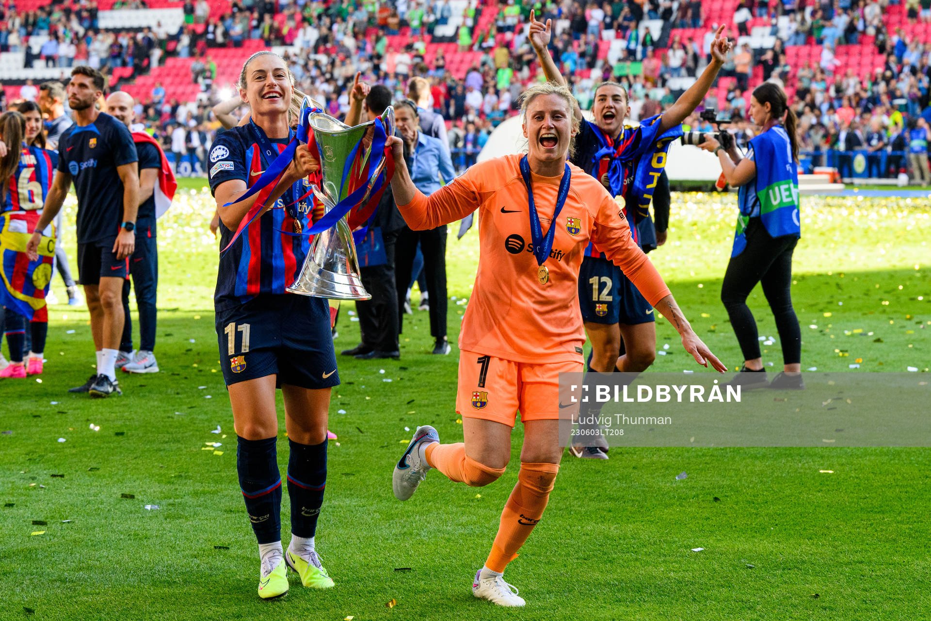 Alexia Putellas, goalkeeper Sandra Panos and Patri Guijarro