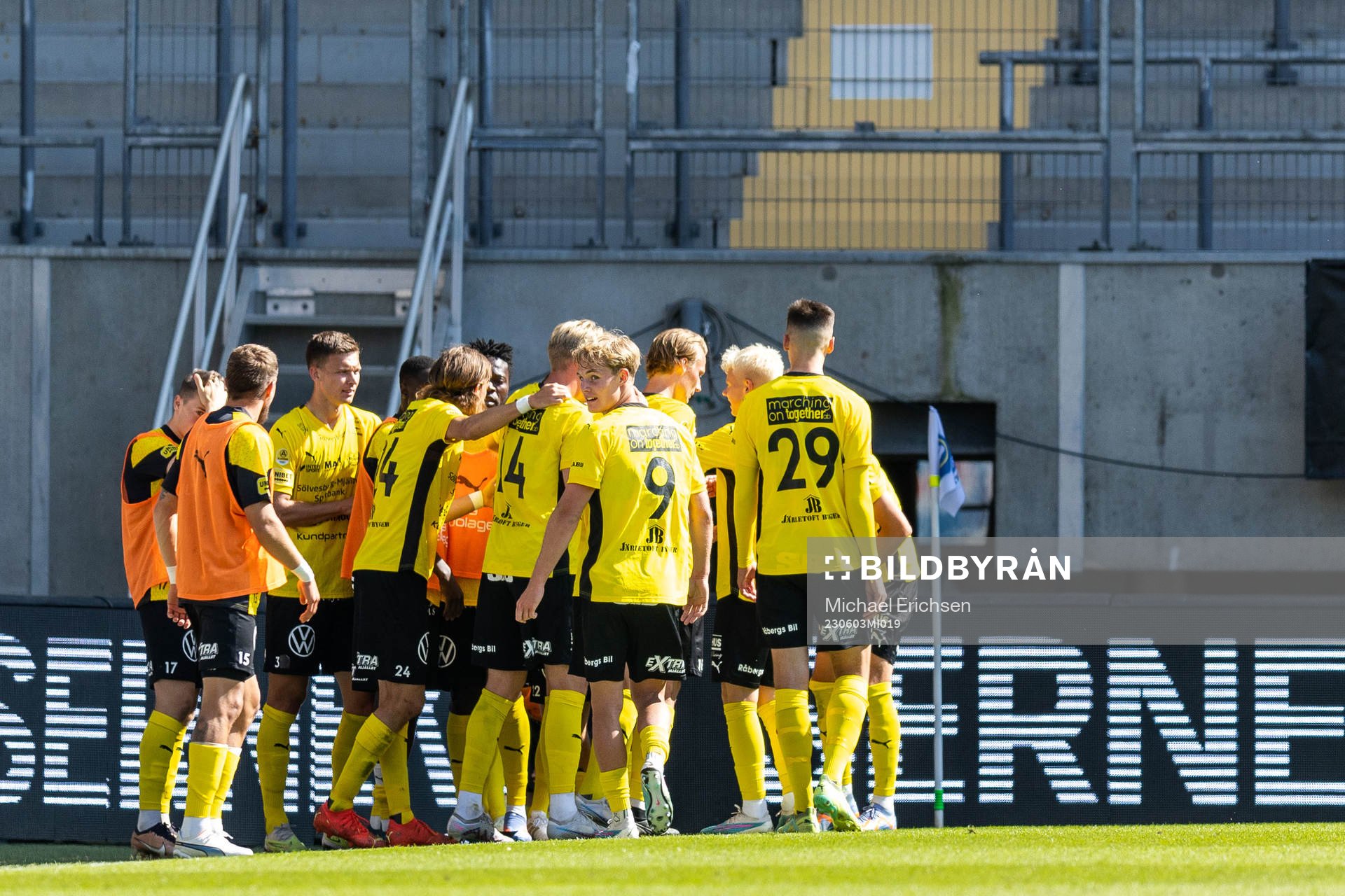 Mjällbys spelare jublar