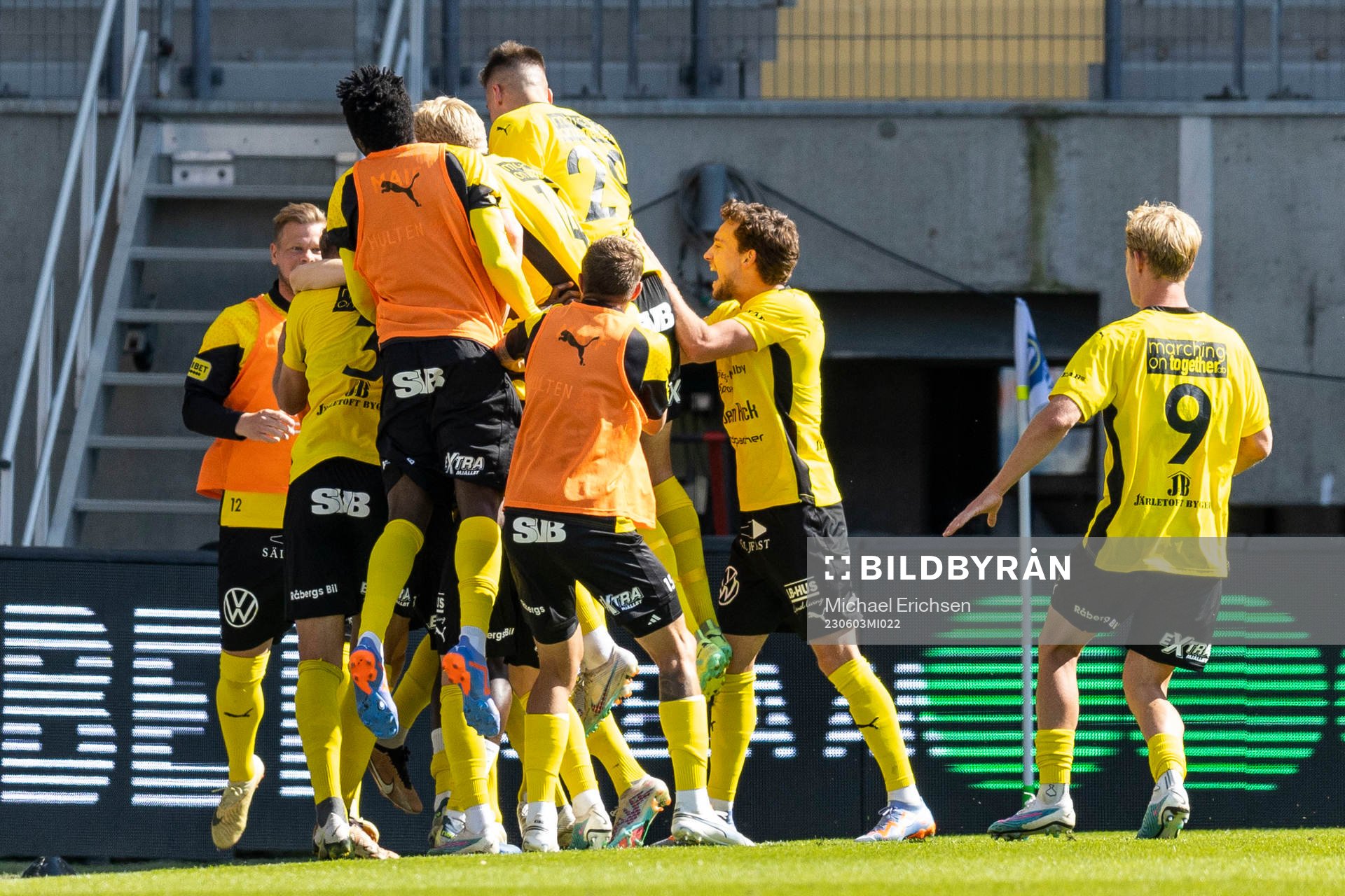 Mjällbys spelare jublar