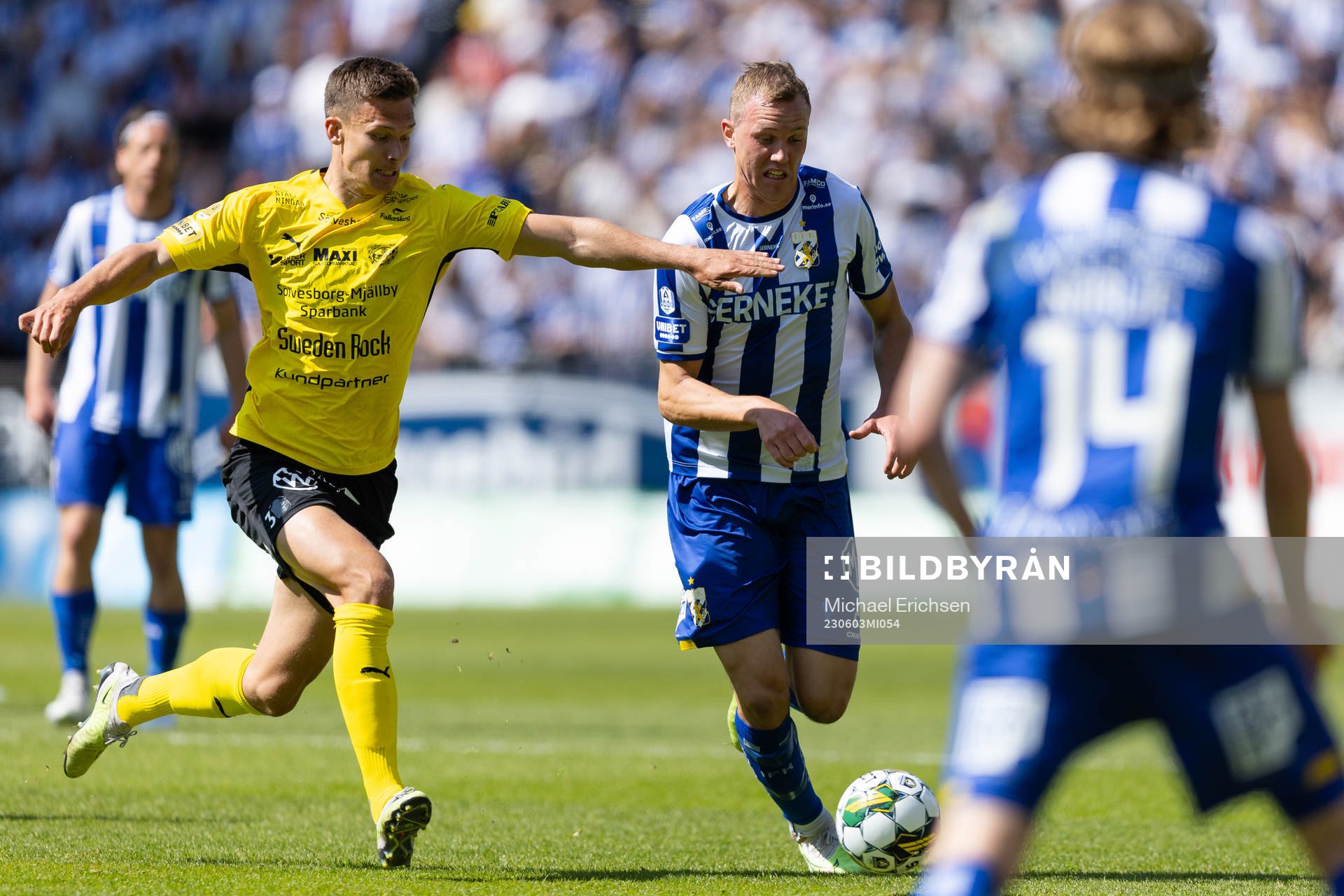 Mjällbys Arvid Brorsson och IFK Göteborgs Adam Carlén