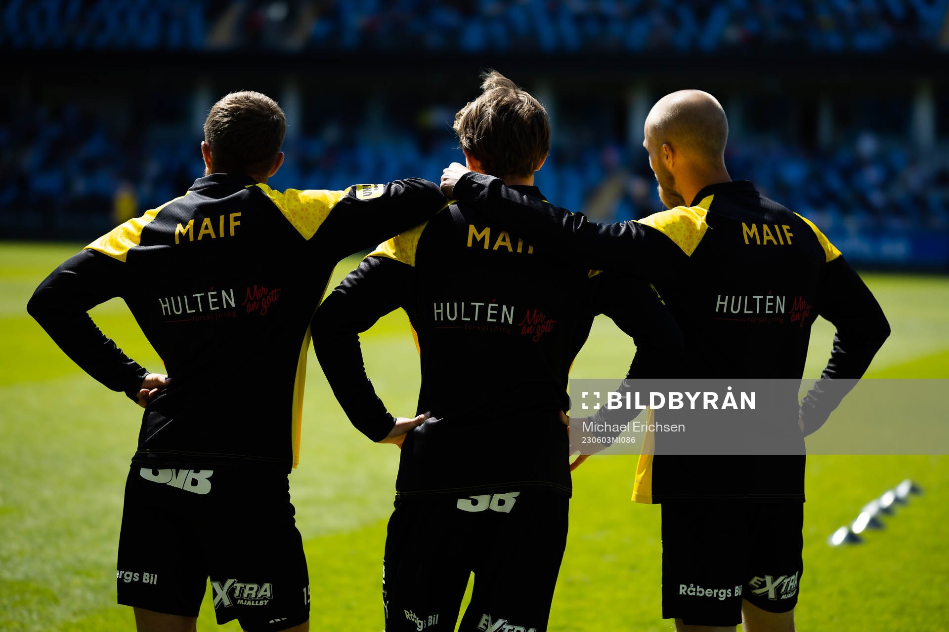 Mjällby spelare innan fotbollsmatchen i Allsvenskan mellan
