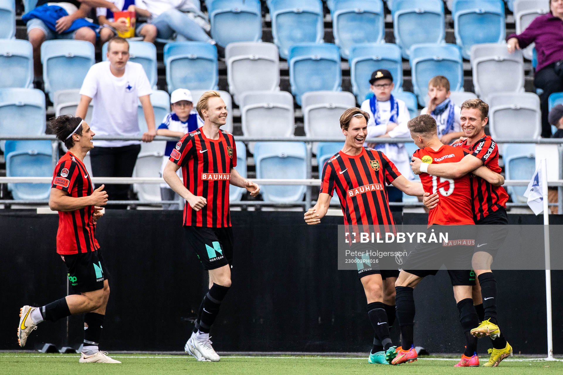 Brommapojkarnas spelare jublar