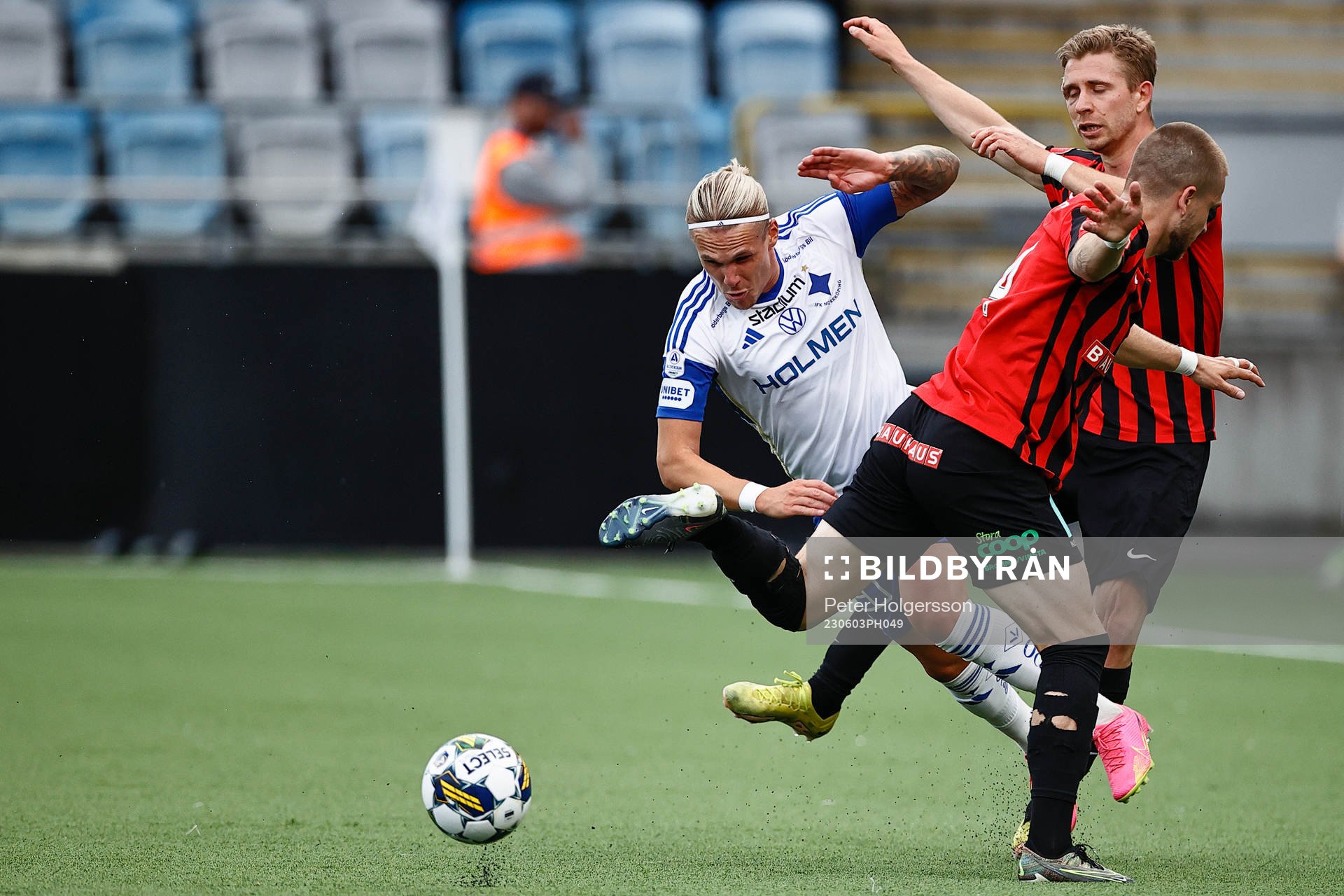 IFK Norrköpings Arnor Sigurdsson , Brommapojkarnas Ludvig