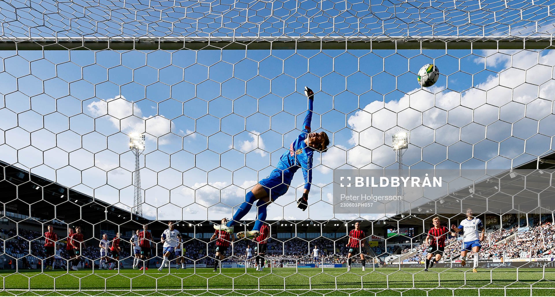Brommapojkarnas målvakt Filip Sidklev