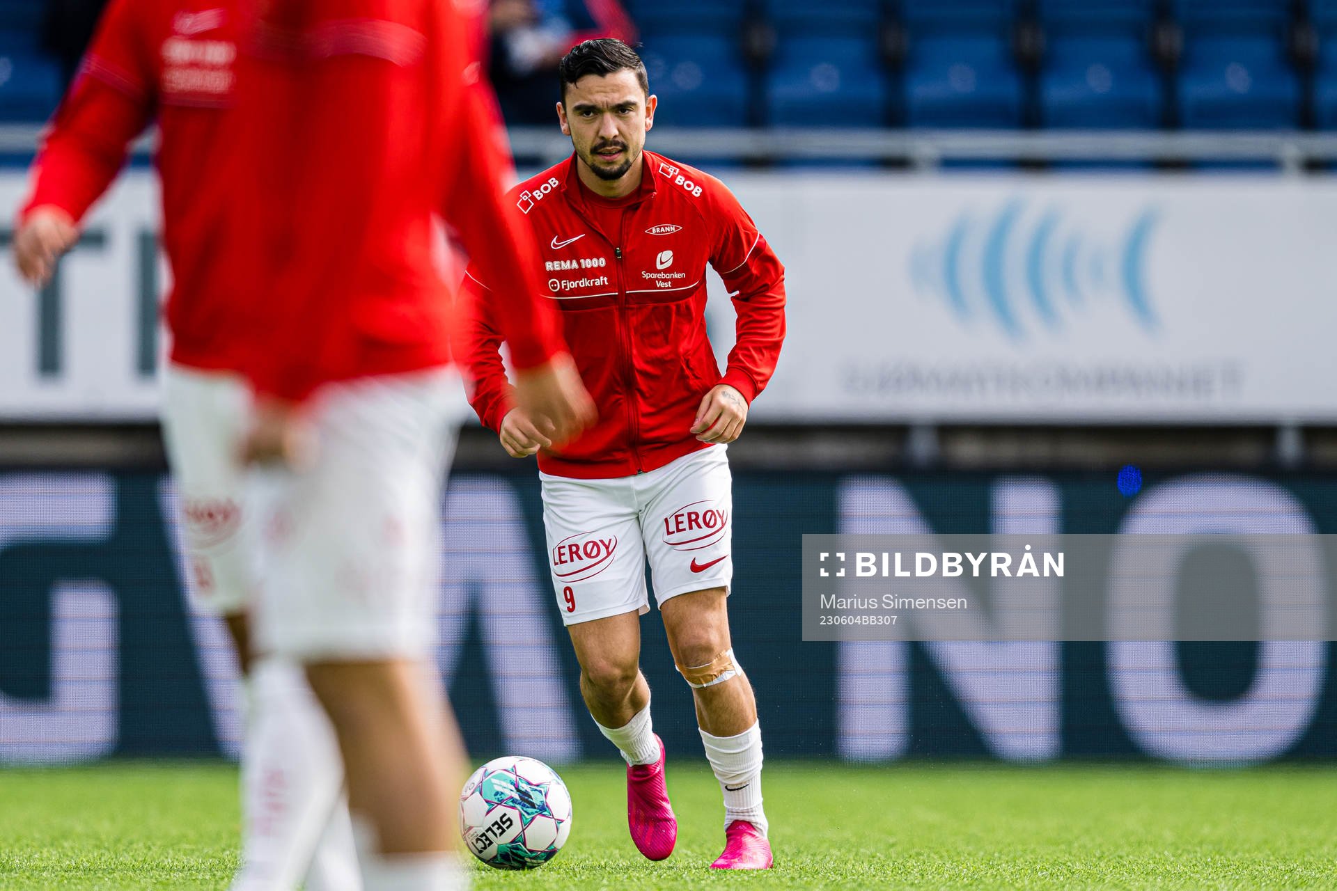 Niklas Castro of Brann warms up ahead of the Eliteserien match between Aalesund and Brann on June 4, 2023 in Ålesund.