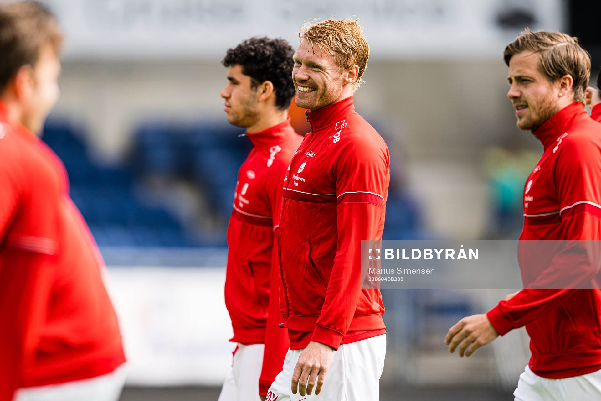 Sivert Heltne Nilsen of Brann warms up