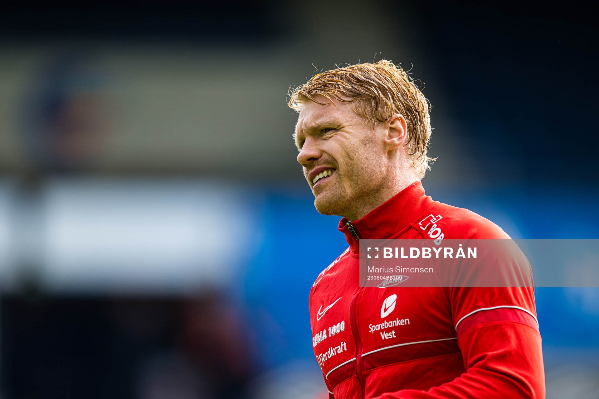 Sivert Heltne Nilsen of Brann warms up