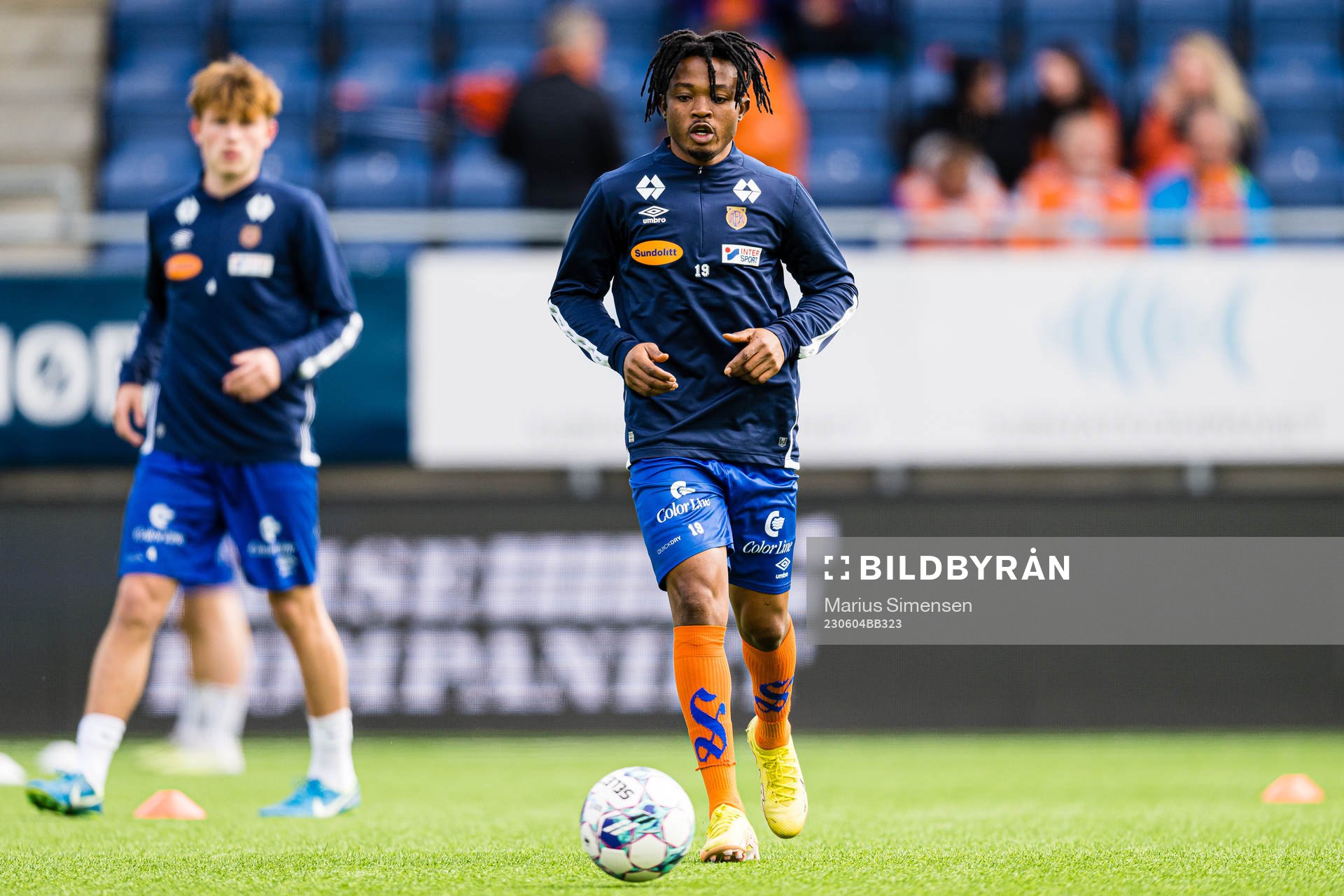 Isaac Atanga of Aalesund warms up