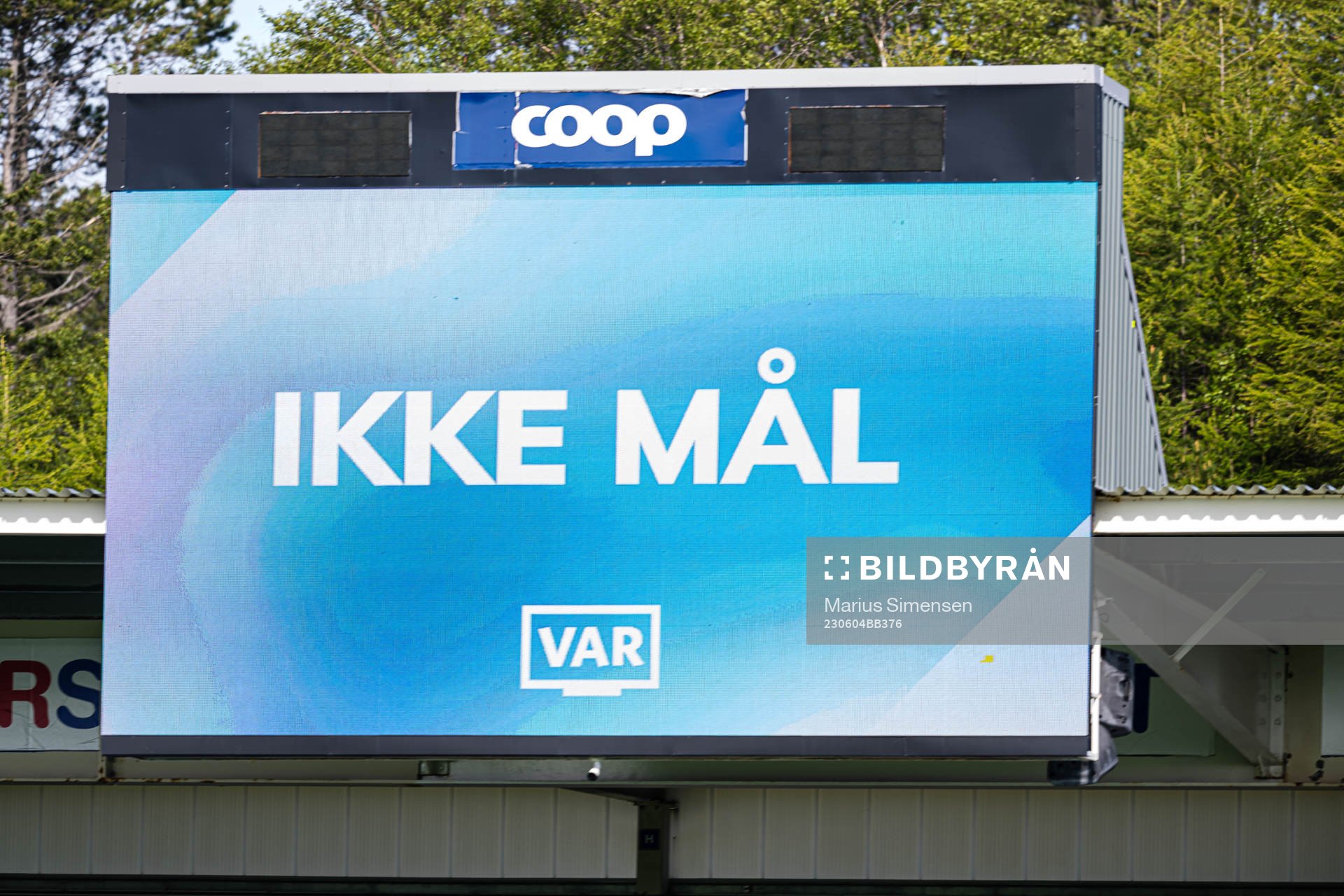 The VAR screen