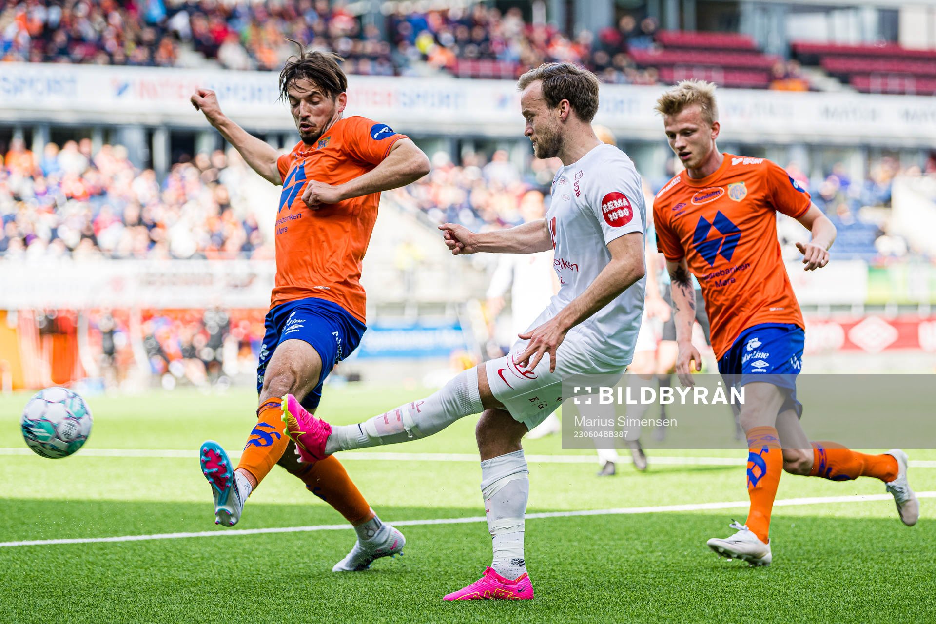 Alexander Munksgaard of Aalesund and Bård Finne of Brann