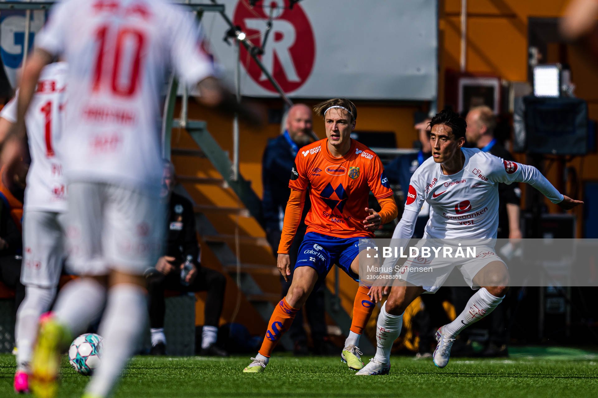 Markus Karlsbakk of Aalesund and Svenn Crone of Brann