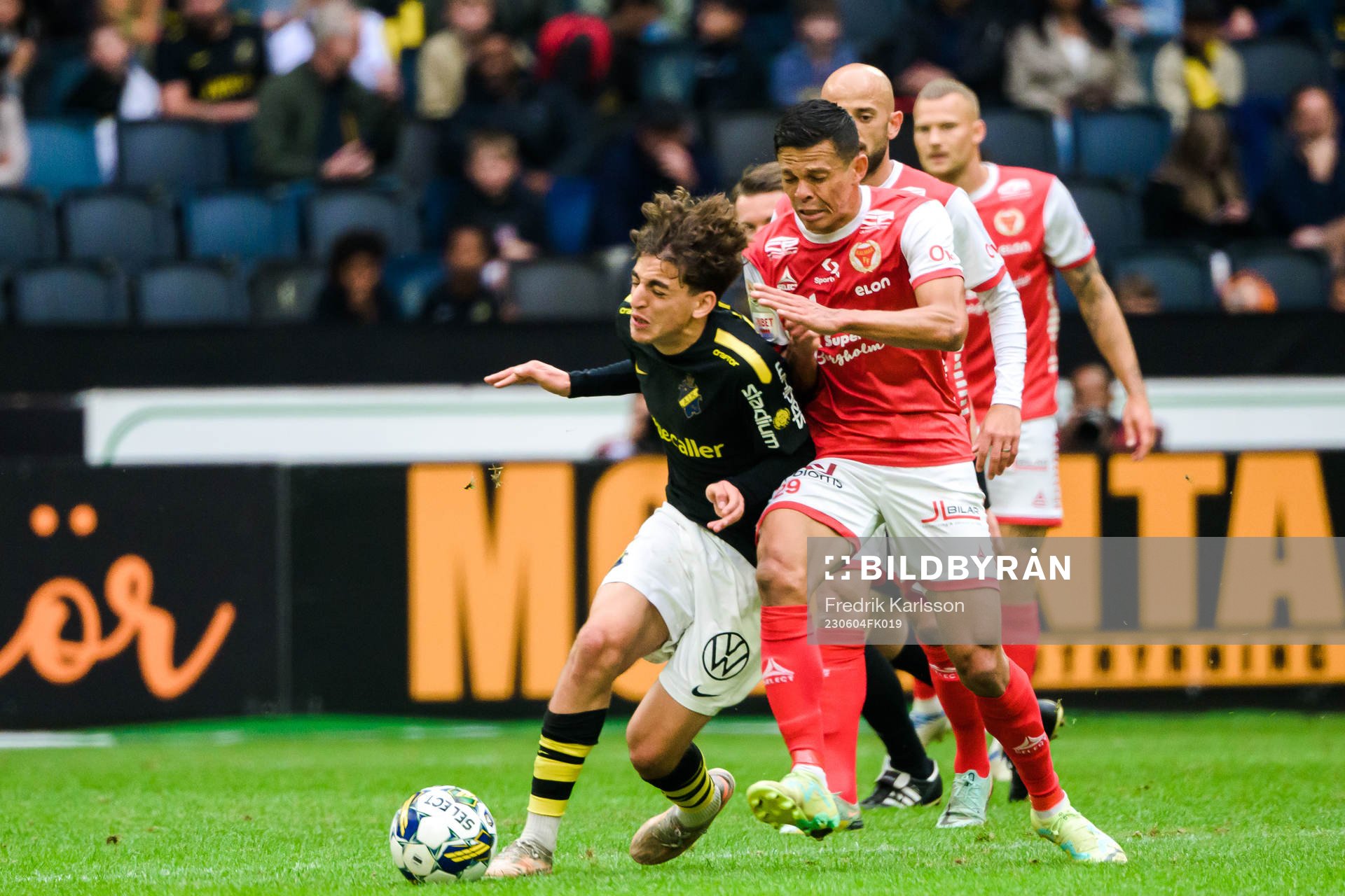 AIKs Robin Tihi och Kalmars Romario Pereira Sipiao