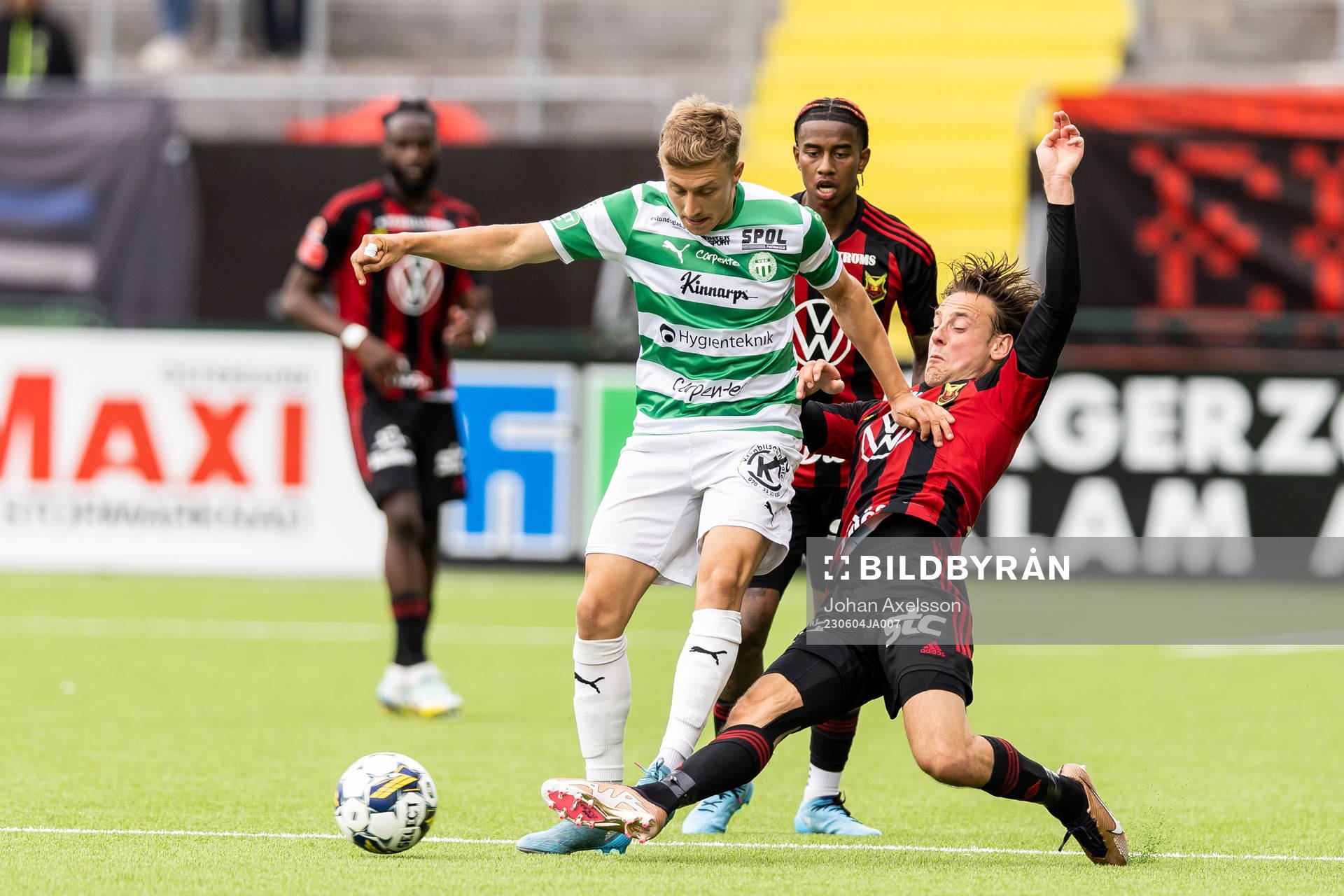 Västerås SKs Simon Gefvert och Östersunds Cesar Weilid