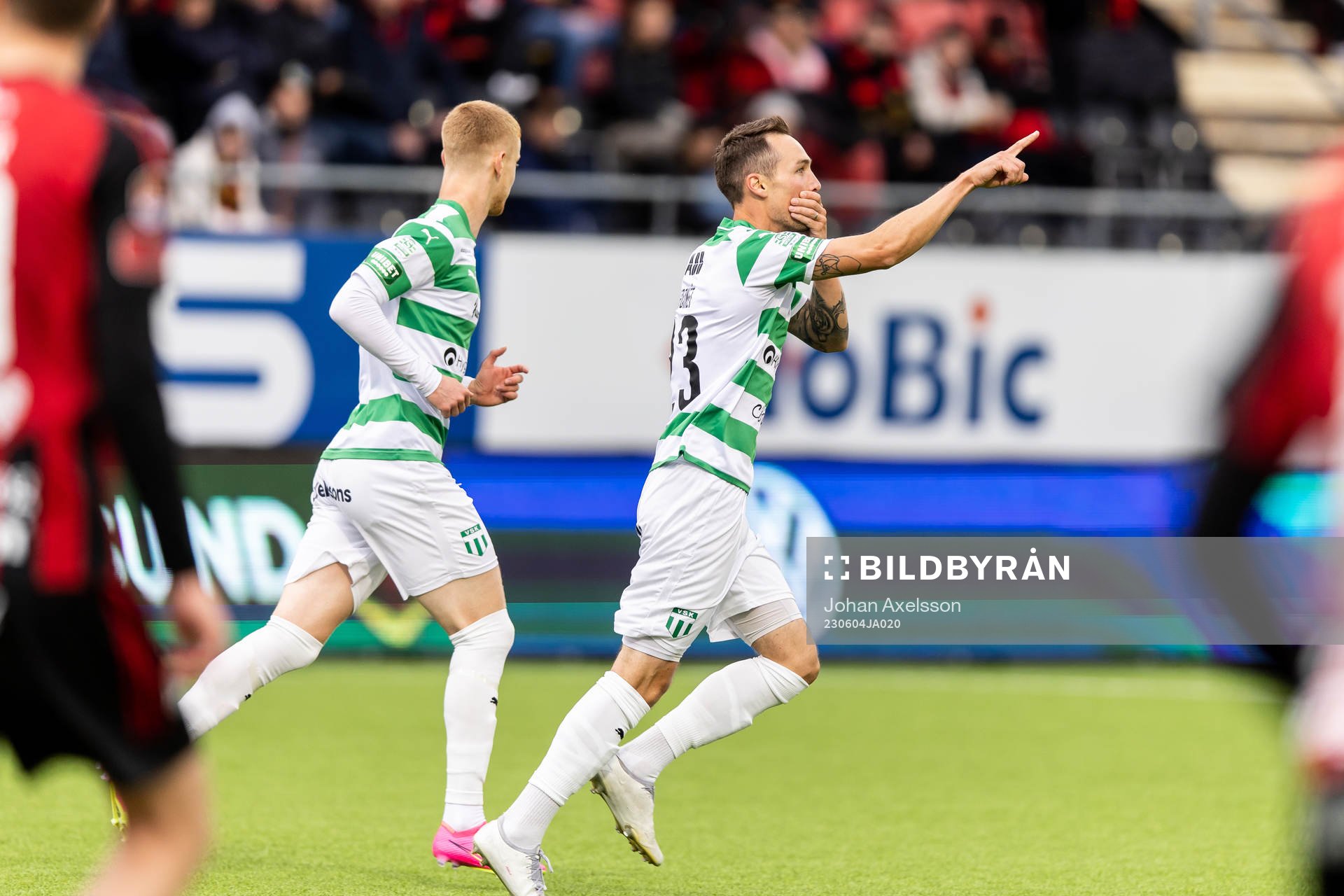 Västerås SKs Filip Tronet jublar