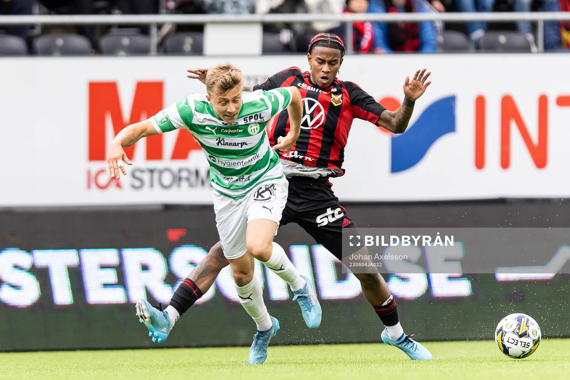 Västerås SKs Simon Gefvert och Östersunds Chovanie