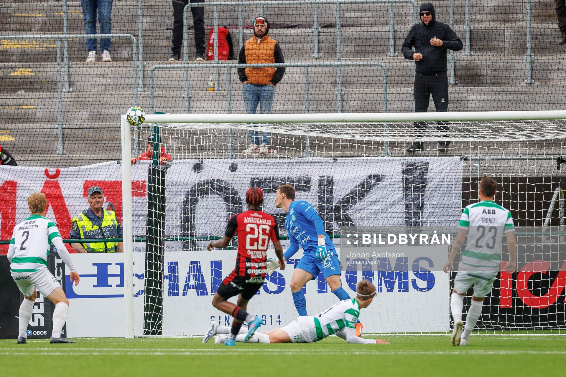Östersunds Chovanie Amatkarijo med ett skott utanför