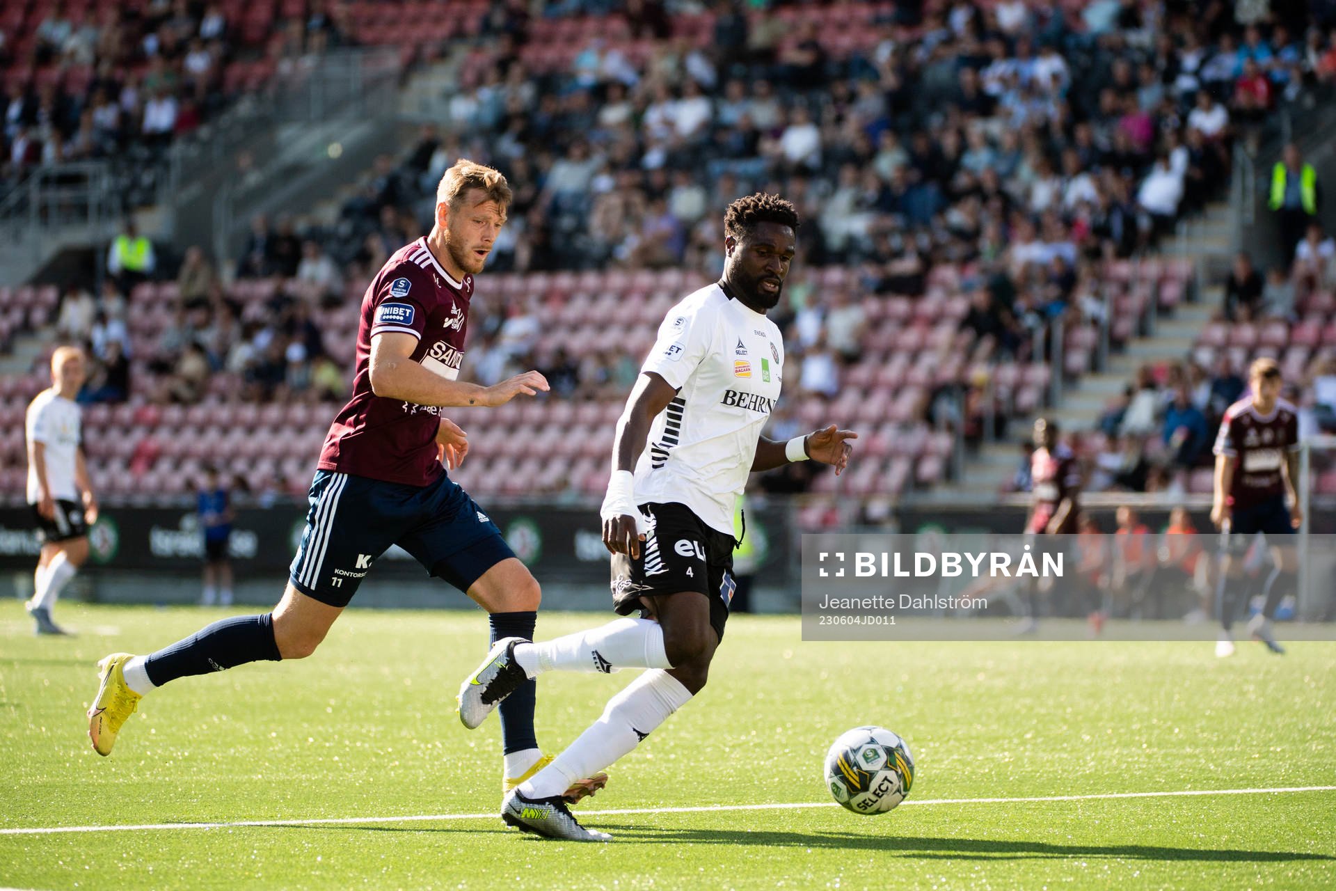 Gefles Leo Englund och Örebros Nasiru Moro