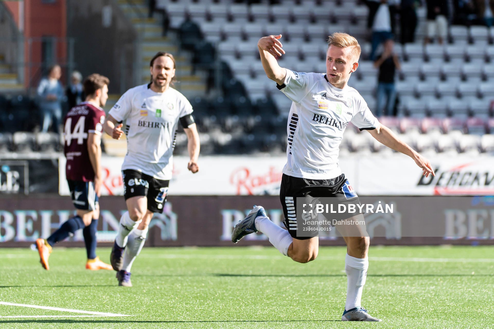 Örebros David Seger jublar efter 1-0 målet under fotbollsmatchen i Superettan mellan Örebro och Gefle den 4 juni 2023 i Örebro. 
