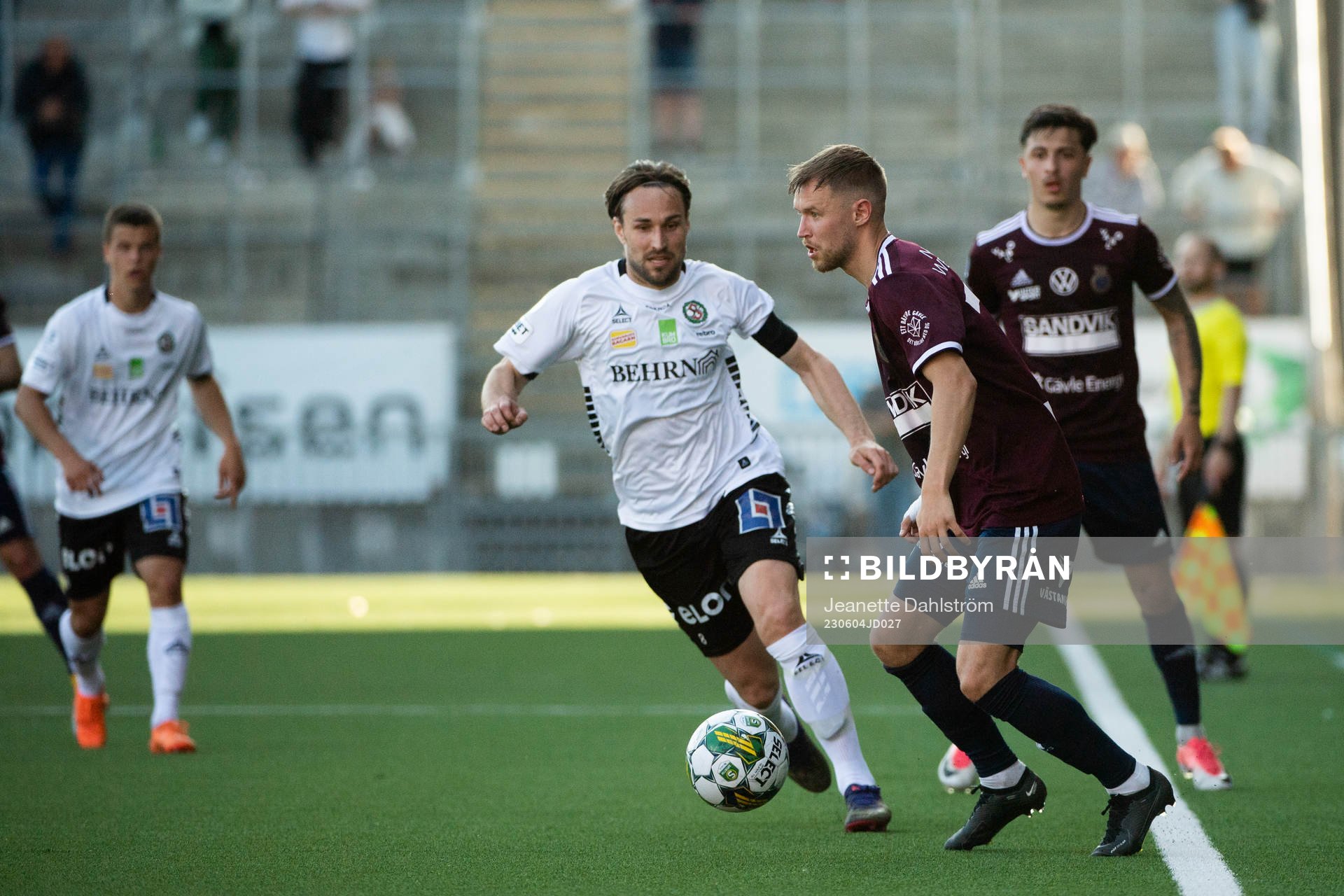 Gefles Christoffer Aspgren och Örebros Kevin Walker