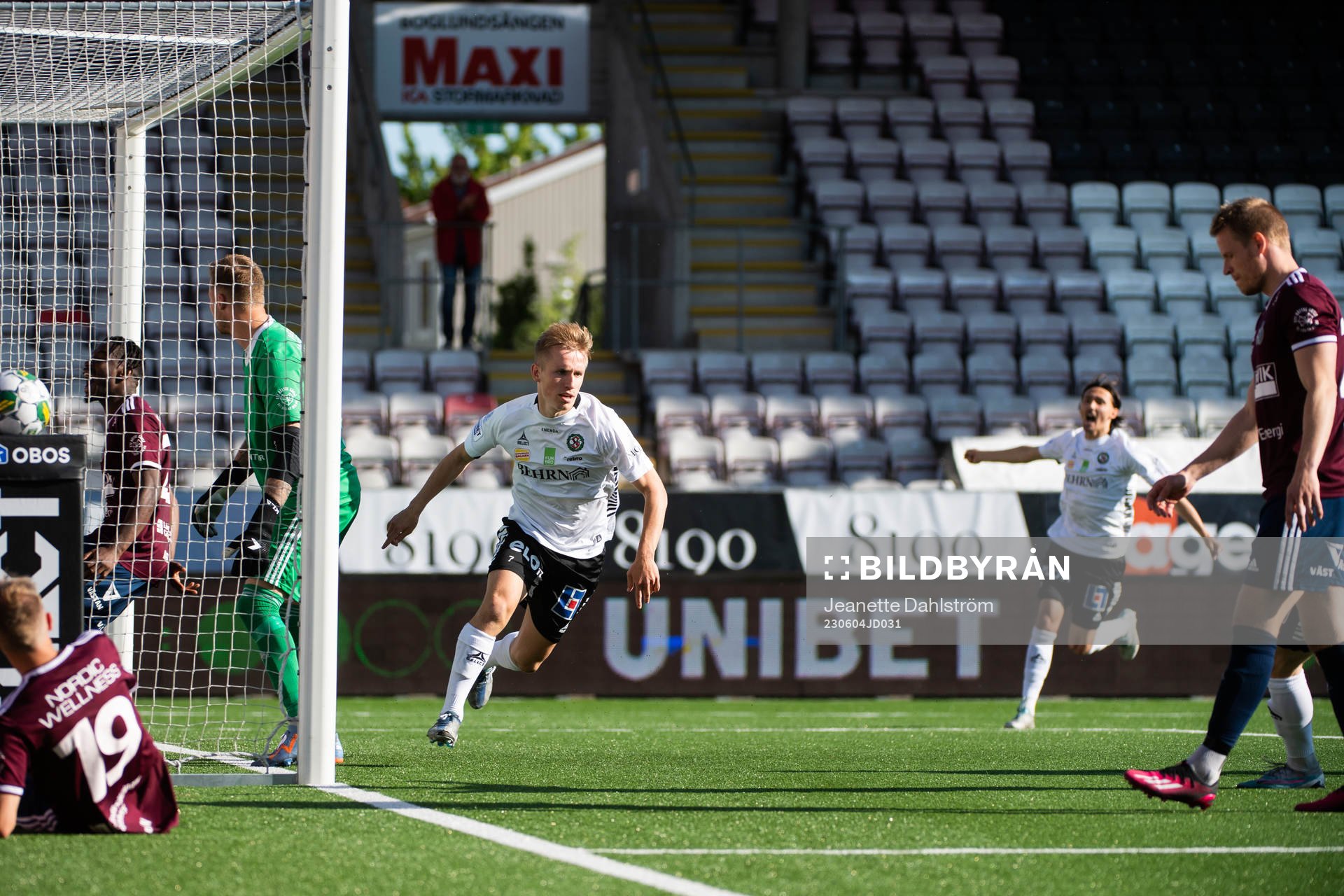Örebros David Seger jublar