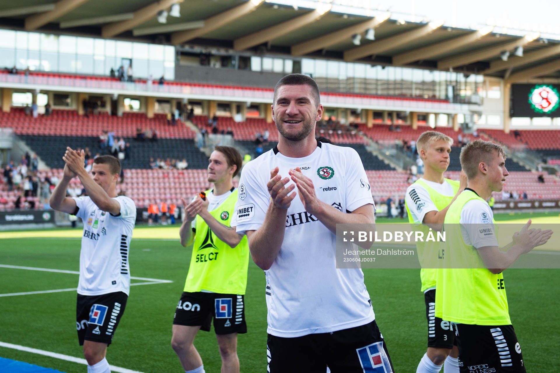 Örebros Axel Oskar Andrésson jublar efter fotbollsmatchen i Superettan mellan Örebro och Gefle den 4 juni 2023 i Örebro. 