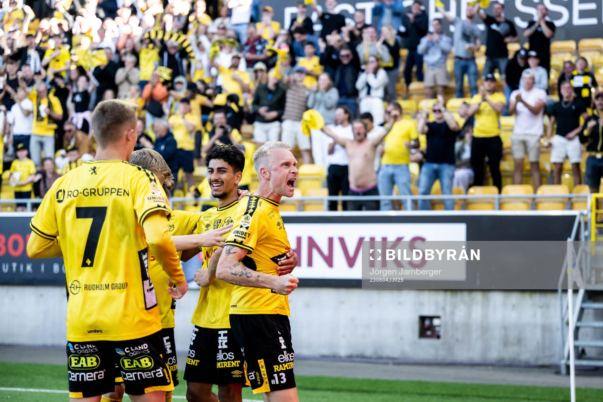 Elfsborgs Johan Larsson jublar