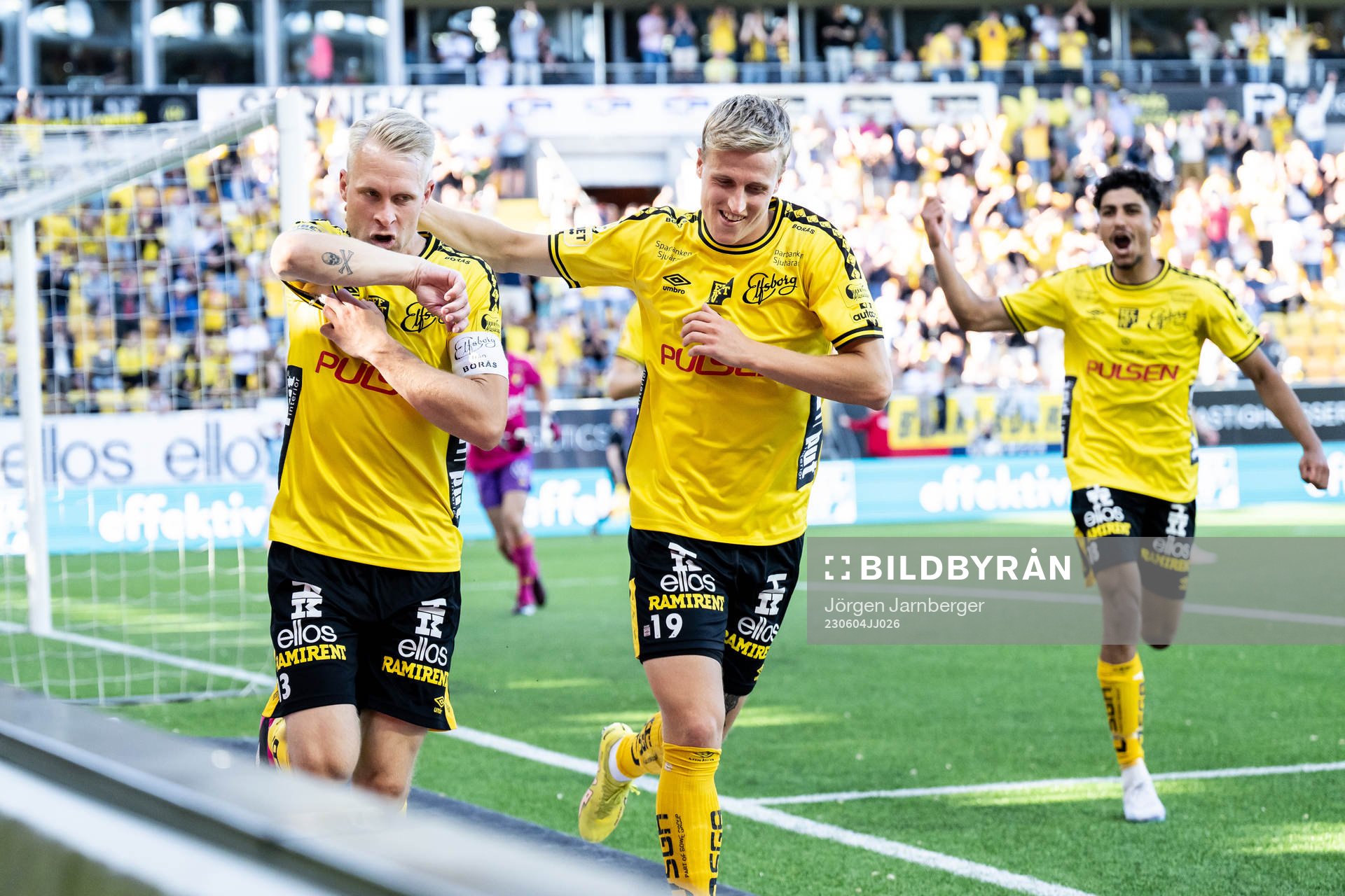 Elfsborgs Johan Larsson jublar