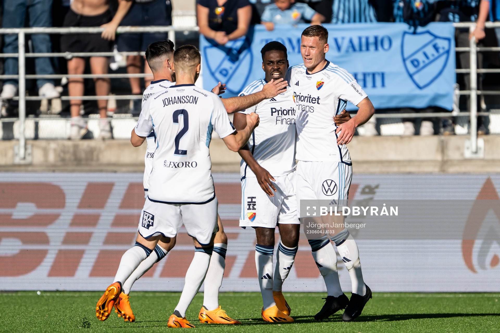 Djurgårdens Victor Edvardsen jublar med Joel Asoro