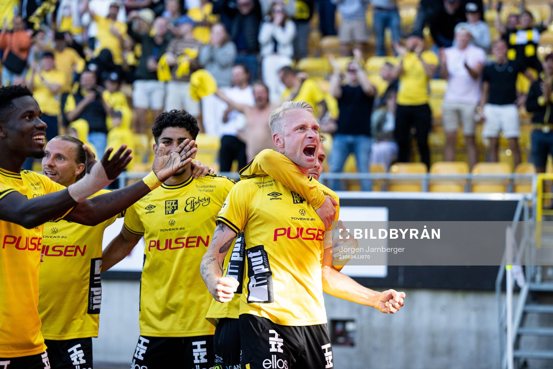 Elfsborgs Johan Larsson jublar