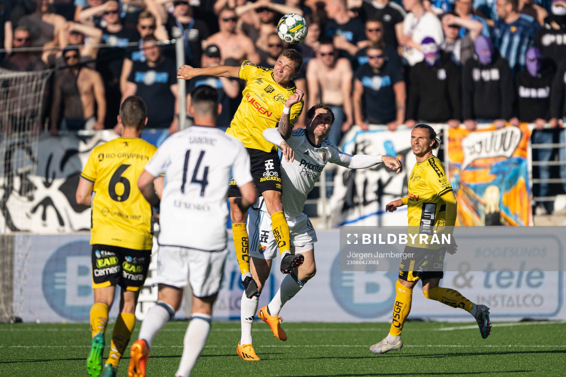 Elfsborgs Sebastian Holmen och Djurgårdens Oskar Fallenius